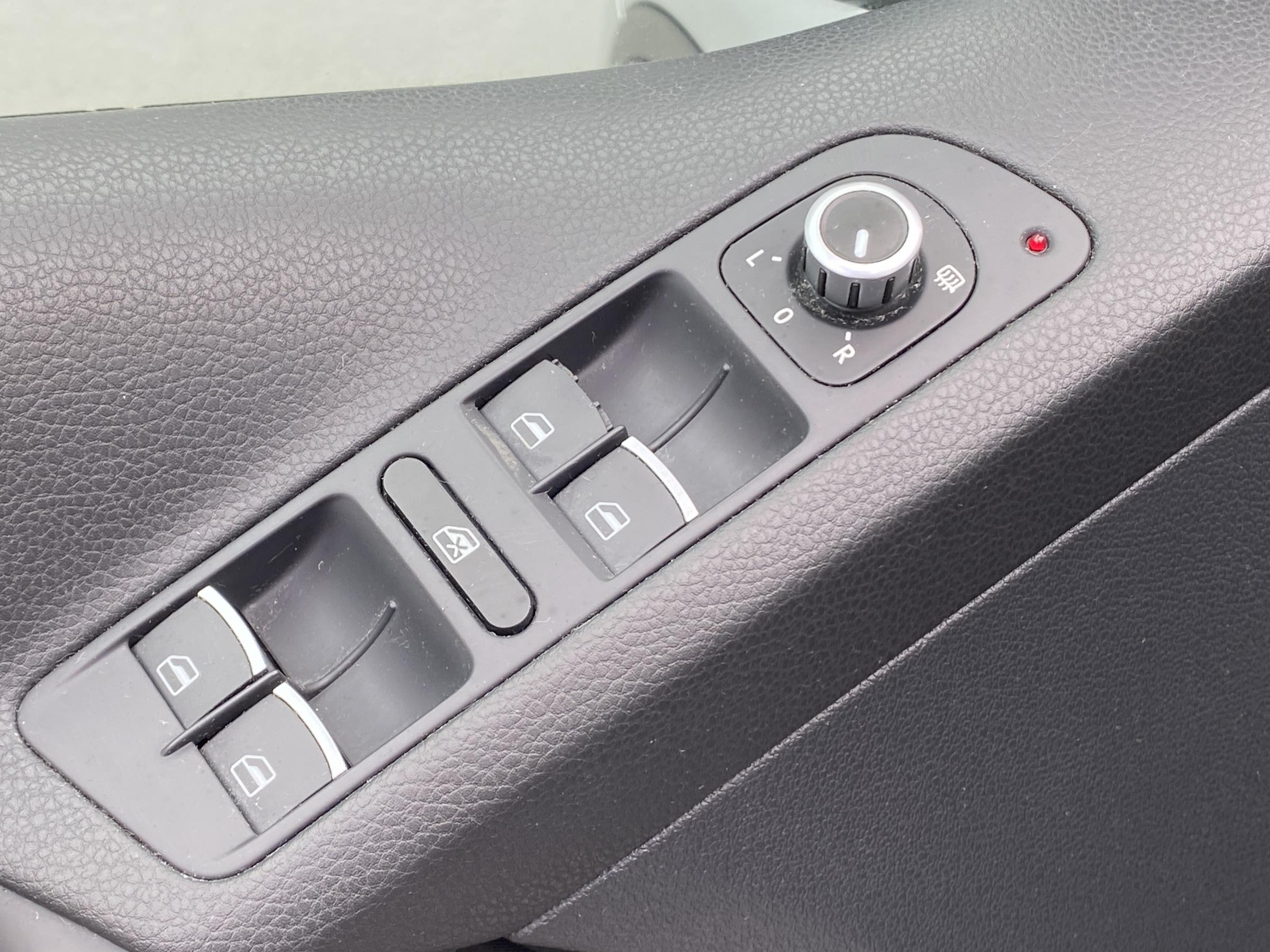 Volkswagen Tiguan, 2014 - pohled č. 11