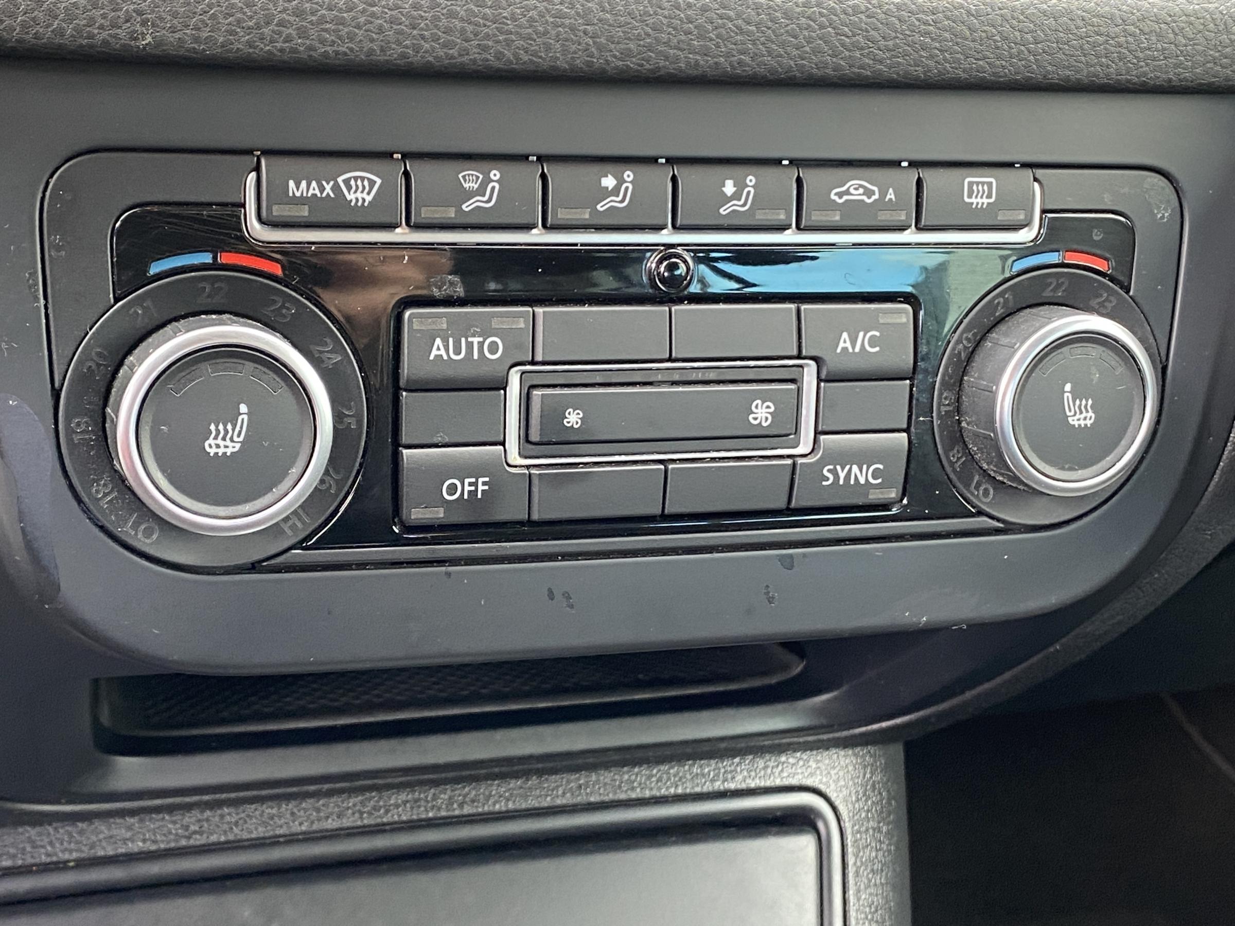 Volkswagen Tiguan, 2014 - pohled č. 15