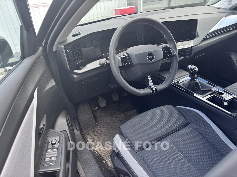 Opel Astra 1.2PT 