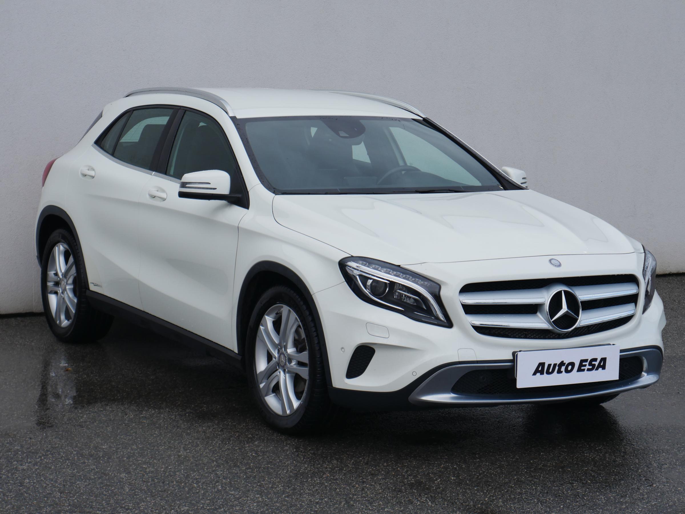 Mercedes-Benz GLA, 2015