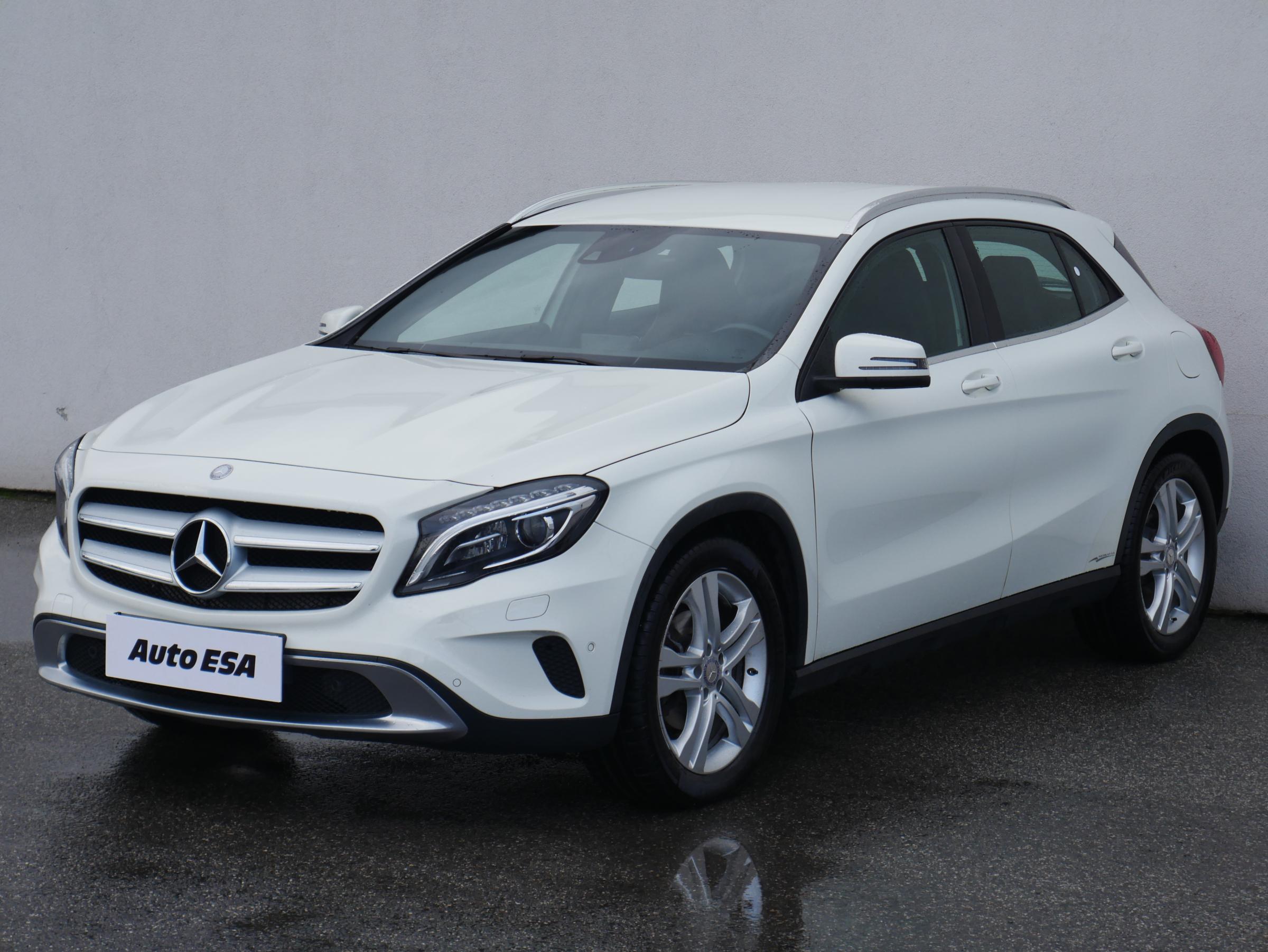 Mercedes-Benz GLA, 2015 - pohled č. 3