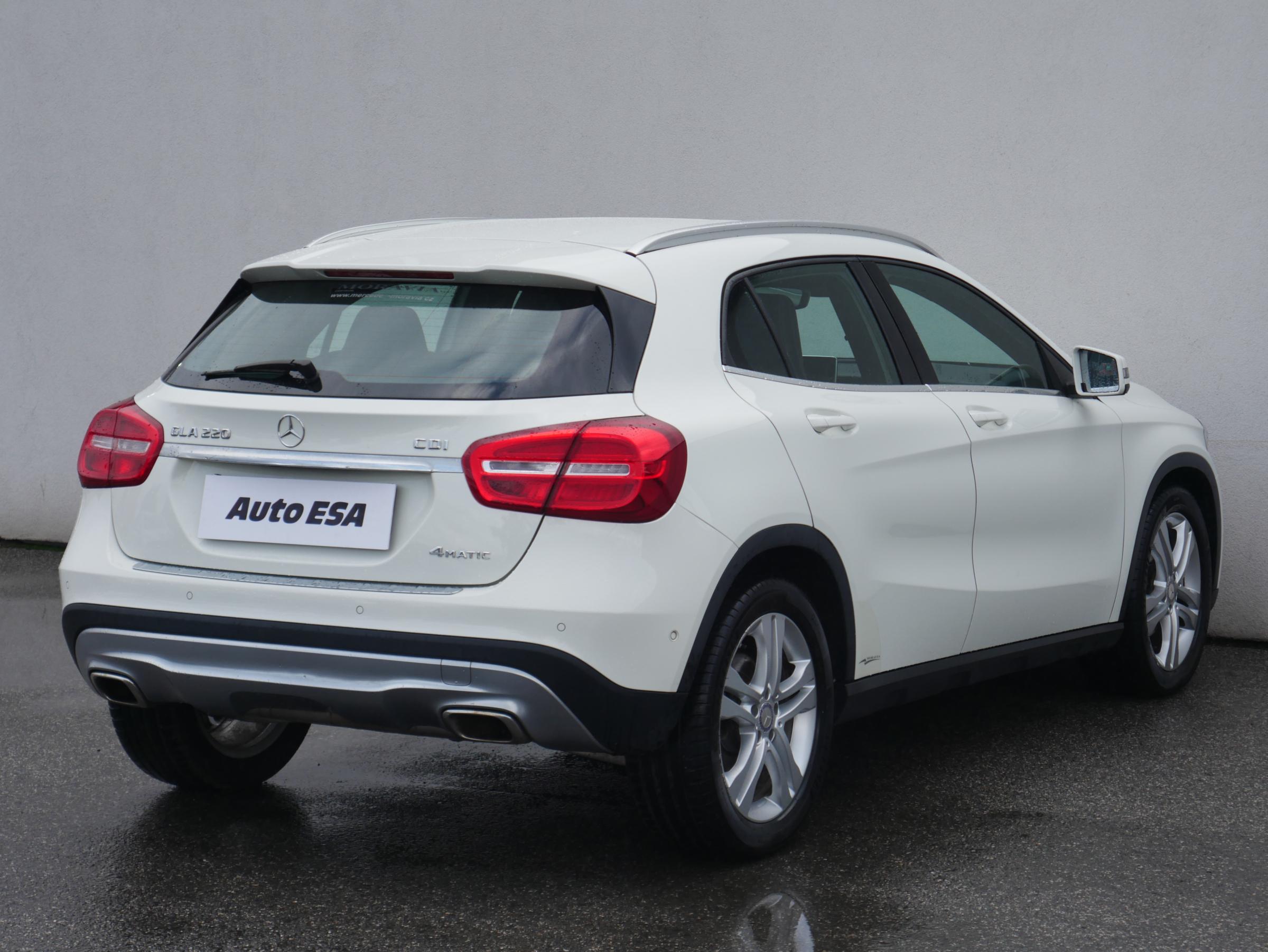 Mercedes-Benz GLA, 2015 - pohled č. 4