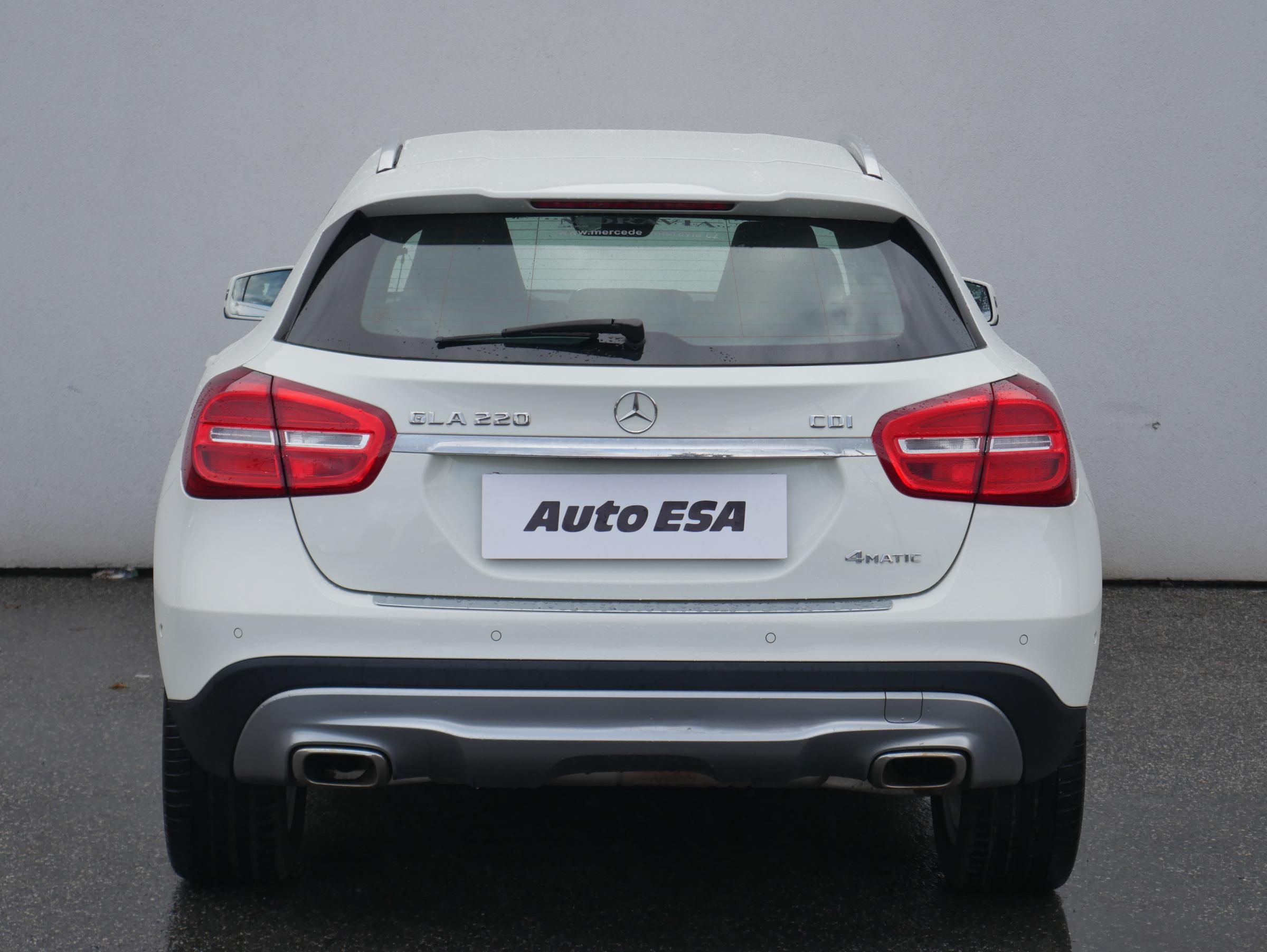 Mercedes-Benz GLA, 2015 - pohled č. 5