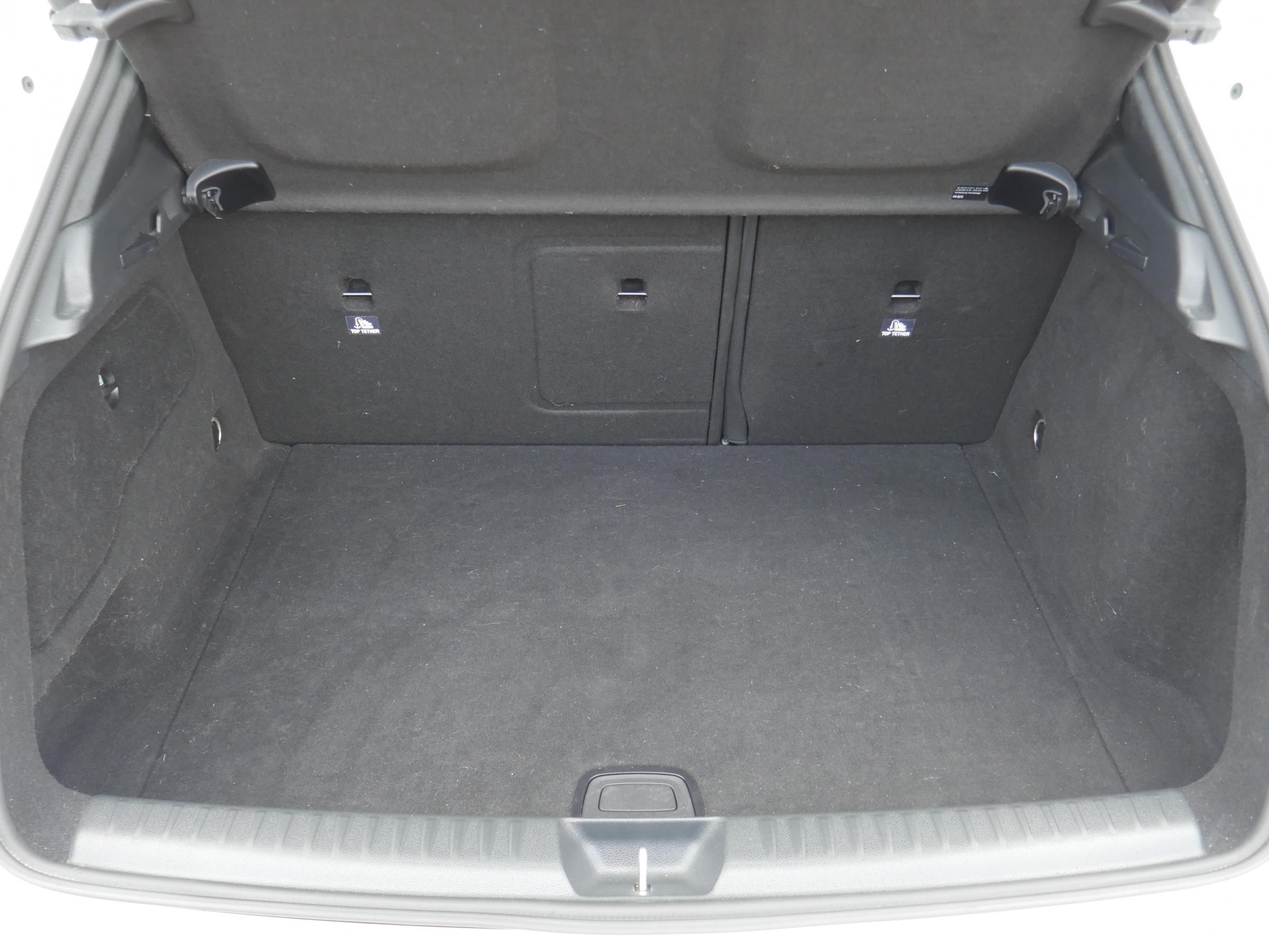 Mercedes-Benz GLA, 2015 - pohled č. 7