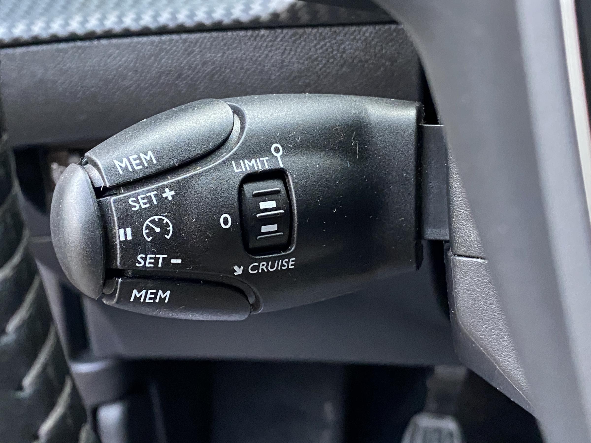 Peugeot 2008, 2021 - pohled č. 15