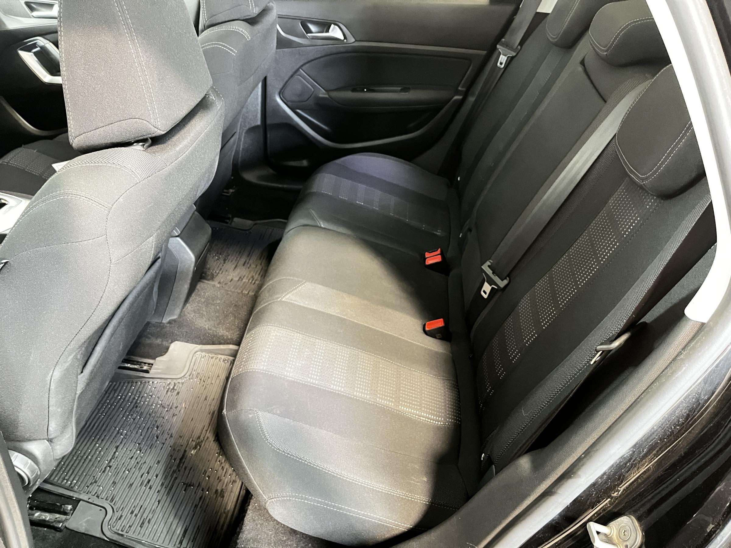 Peugeot 308, 2016 - pohled č. 10