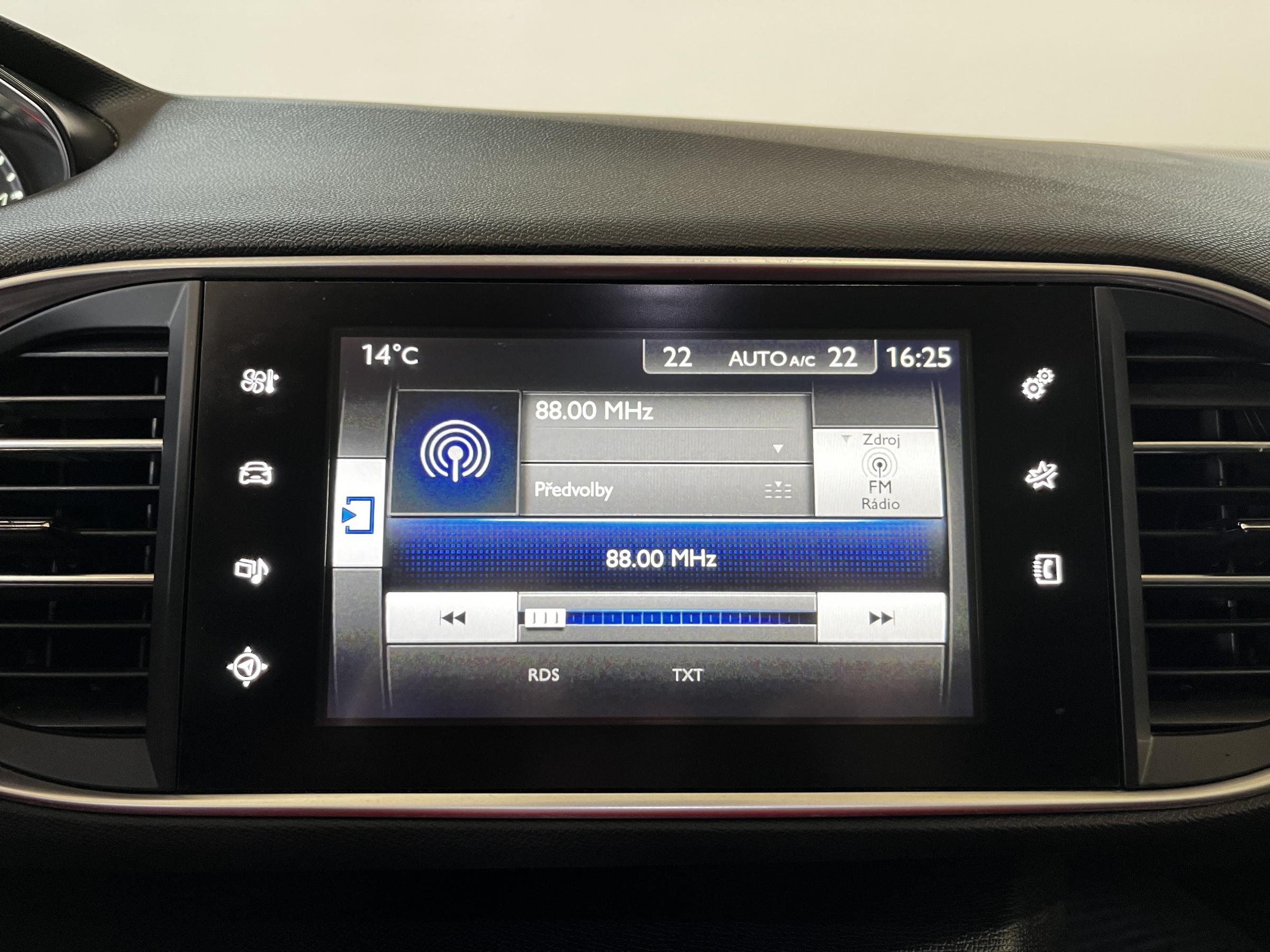 Peugeot 308, 2016 - pohled č. 13