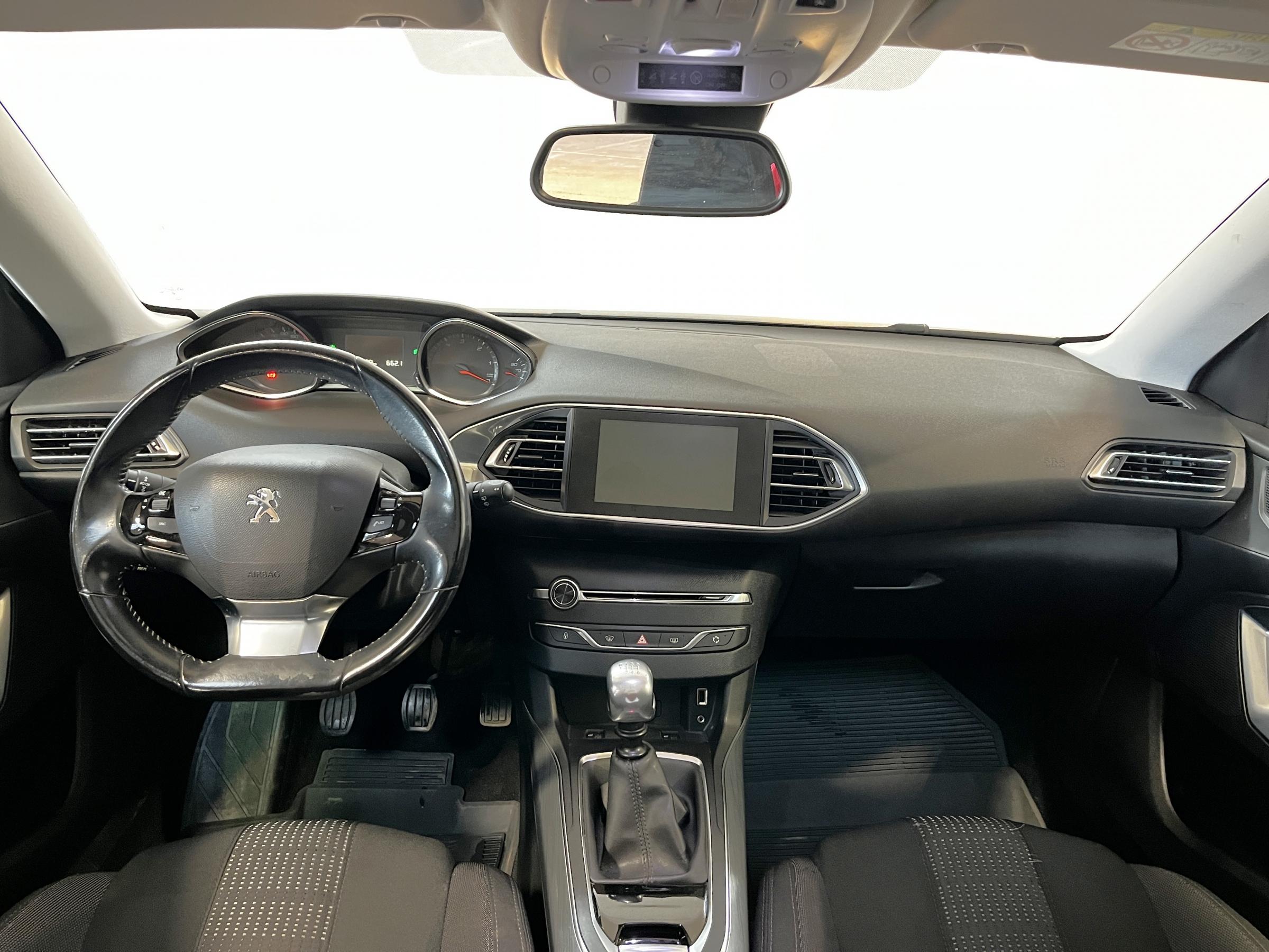 Peugeot 308, 2016 - pohled č. 8