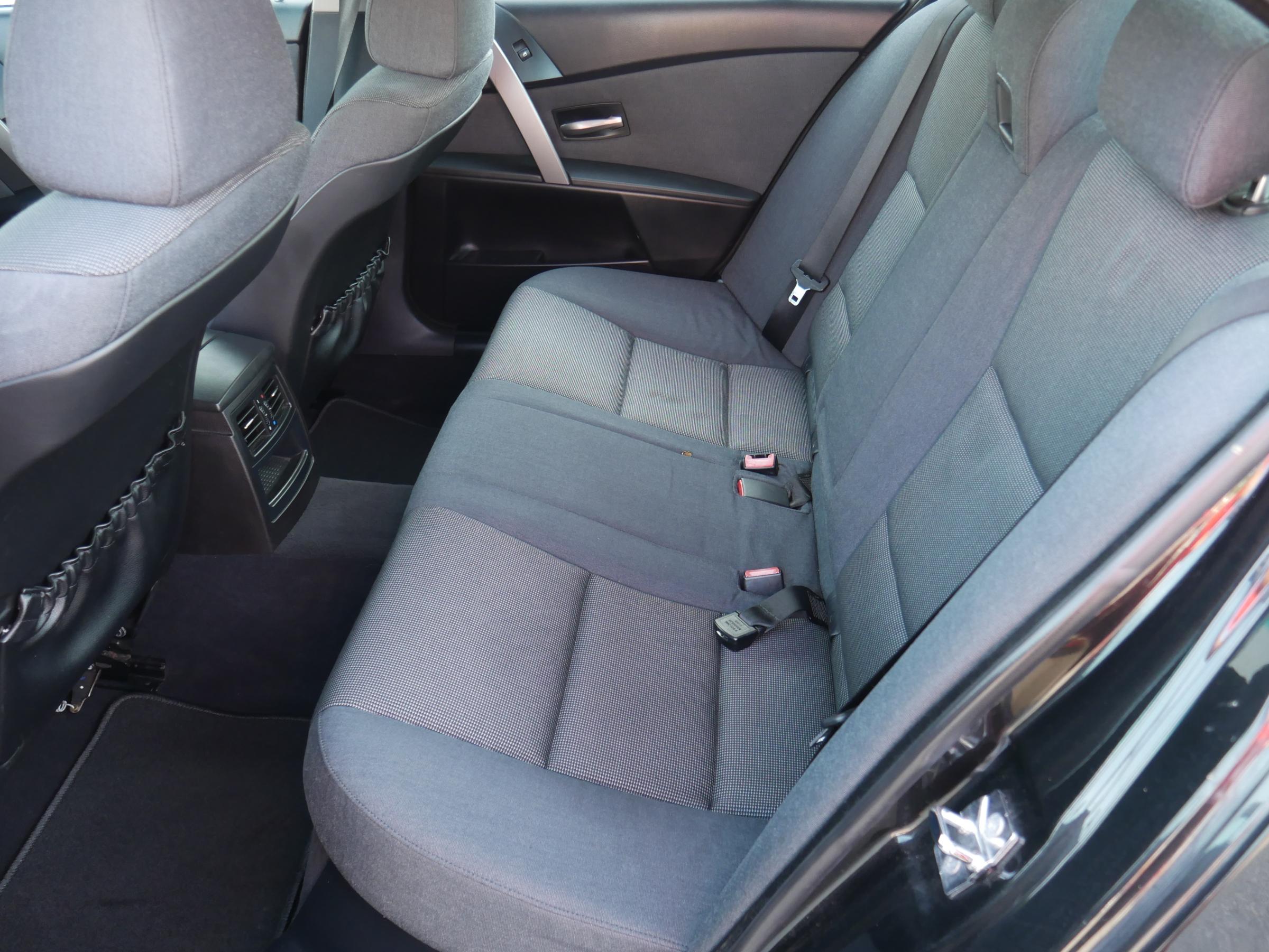 BMW Řada 5, 2005 - pohled č. 10