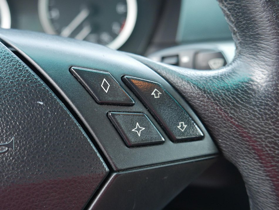 BMW Řada 5 2.5 i  523i