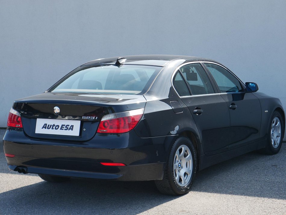 BMW Řada 5 2.5 i  523i