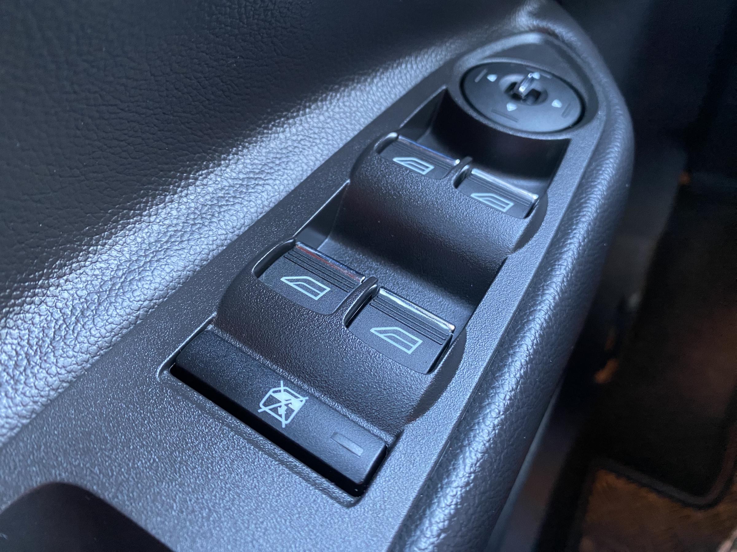 Ford Kuga, 2013 - pohled č. 11