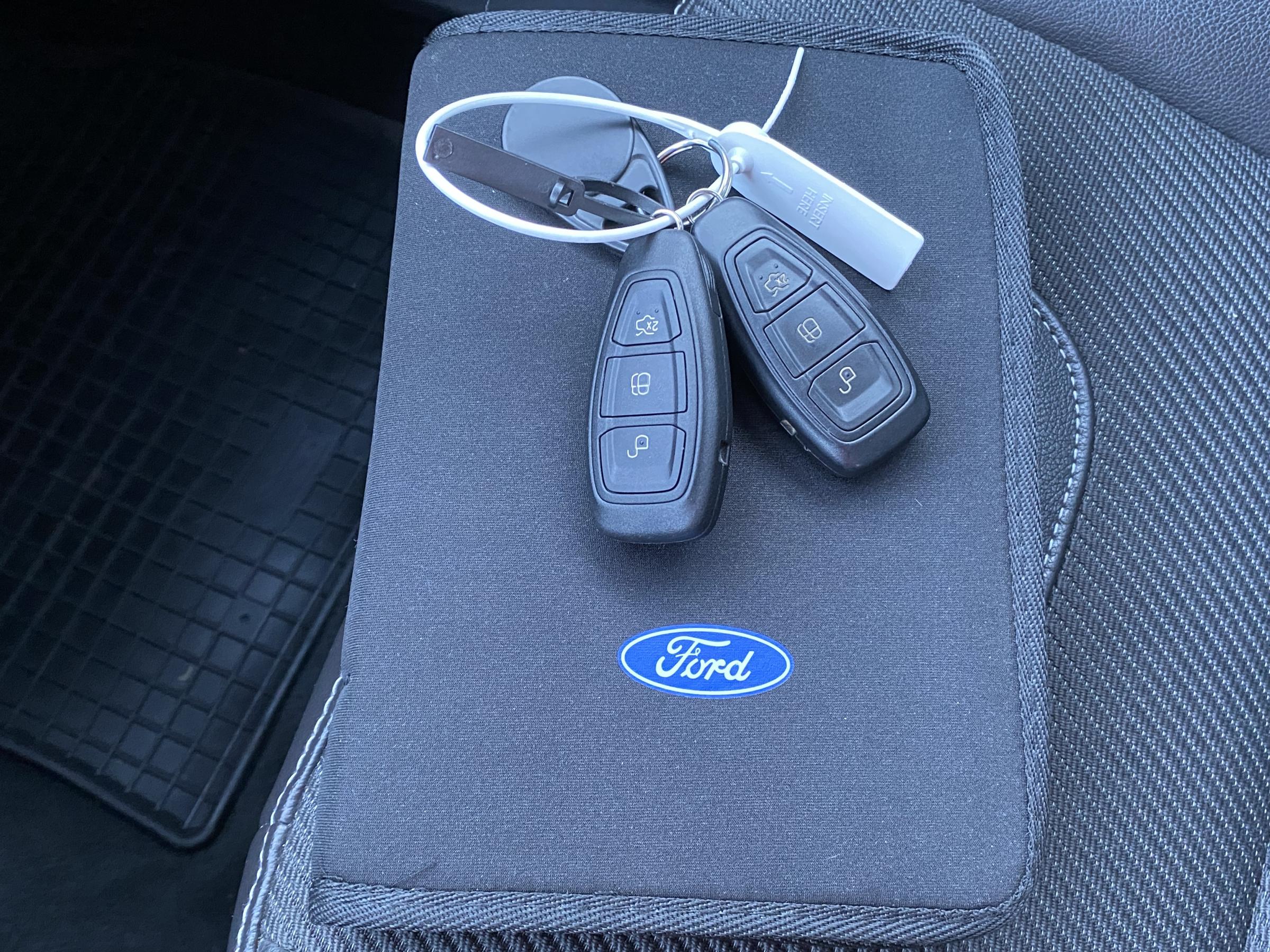 Ford Kuga, 2013 - pohled č. 18