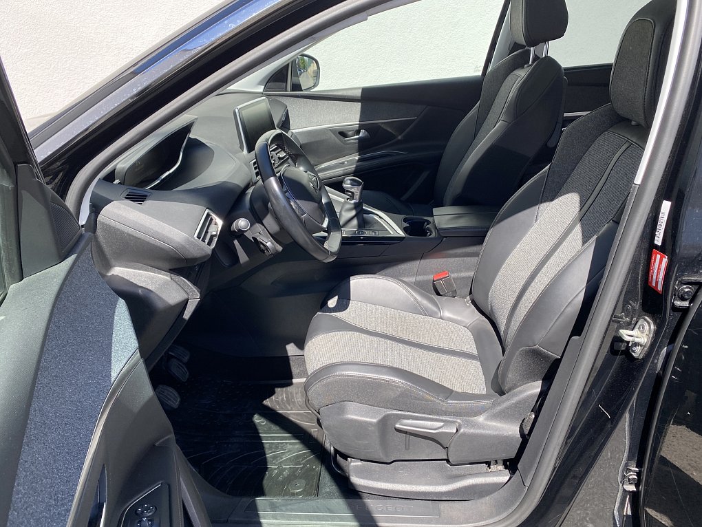 Peugeot 5008 1.2PT Allure