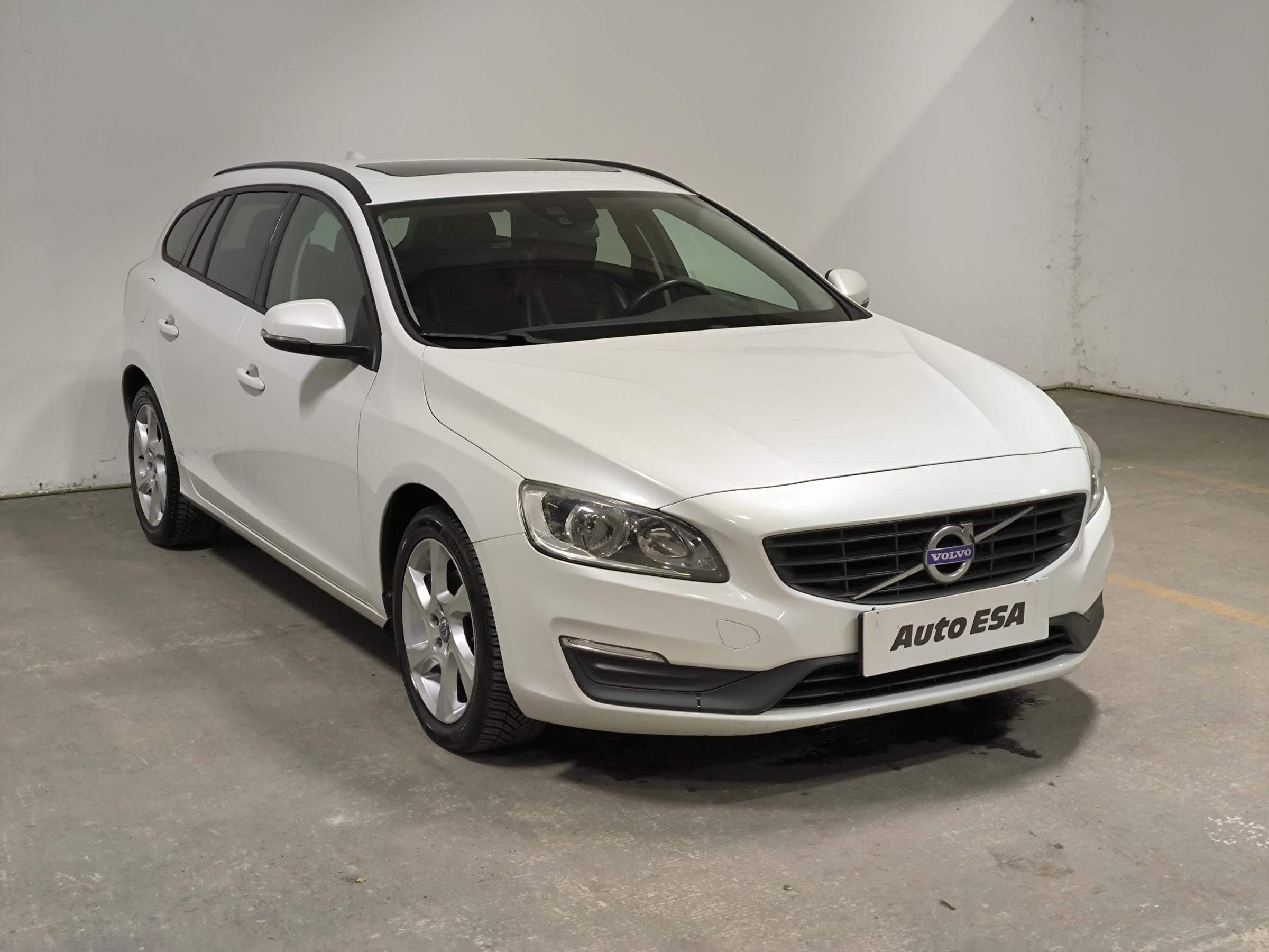 Volvo V60, 2015