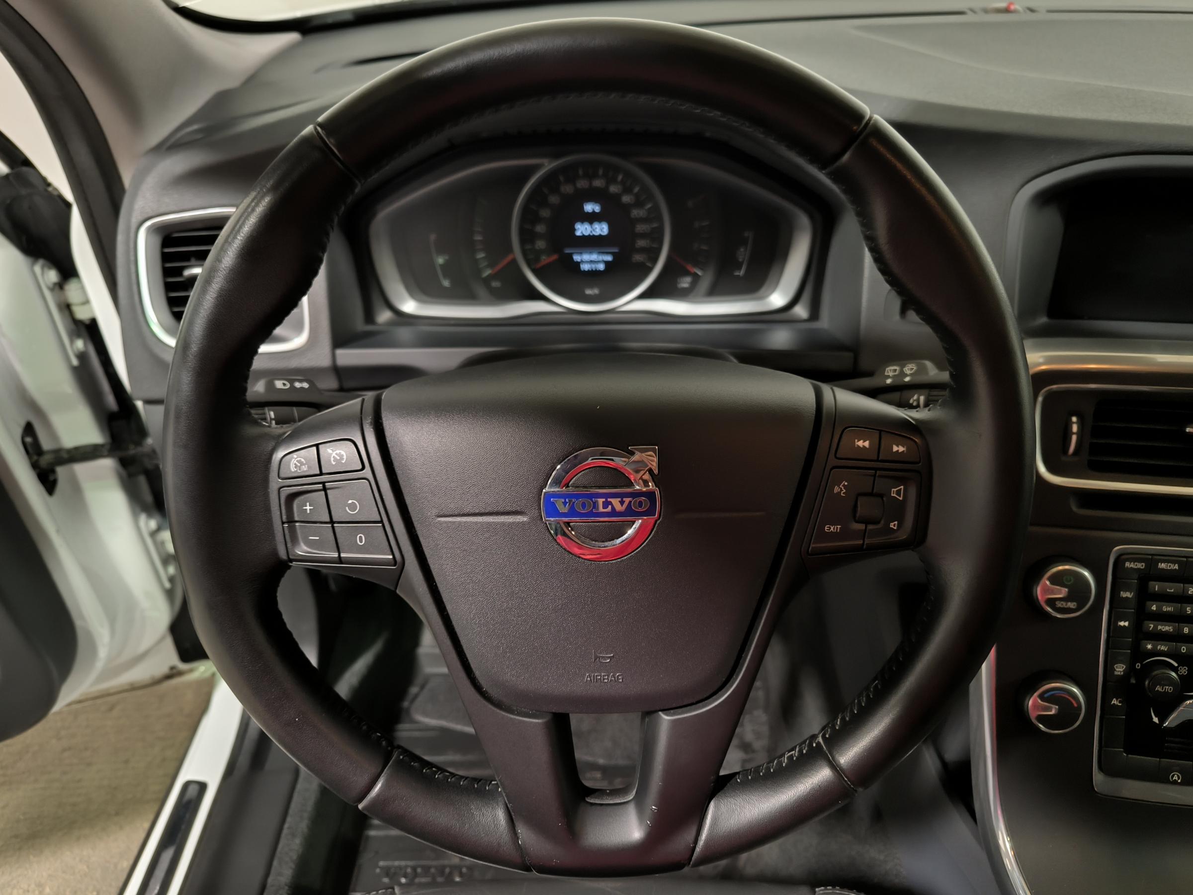 Volvo V60, 2015 - pohled č. 13