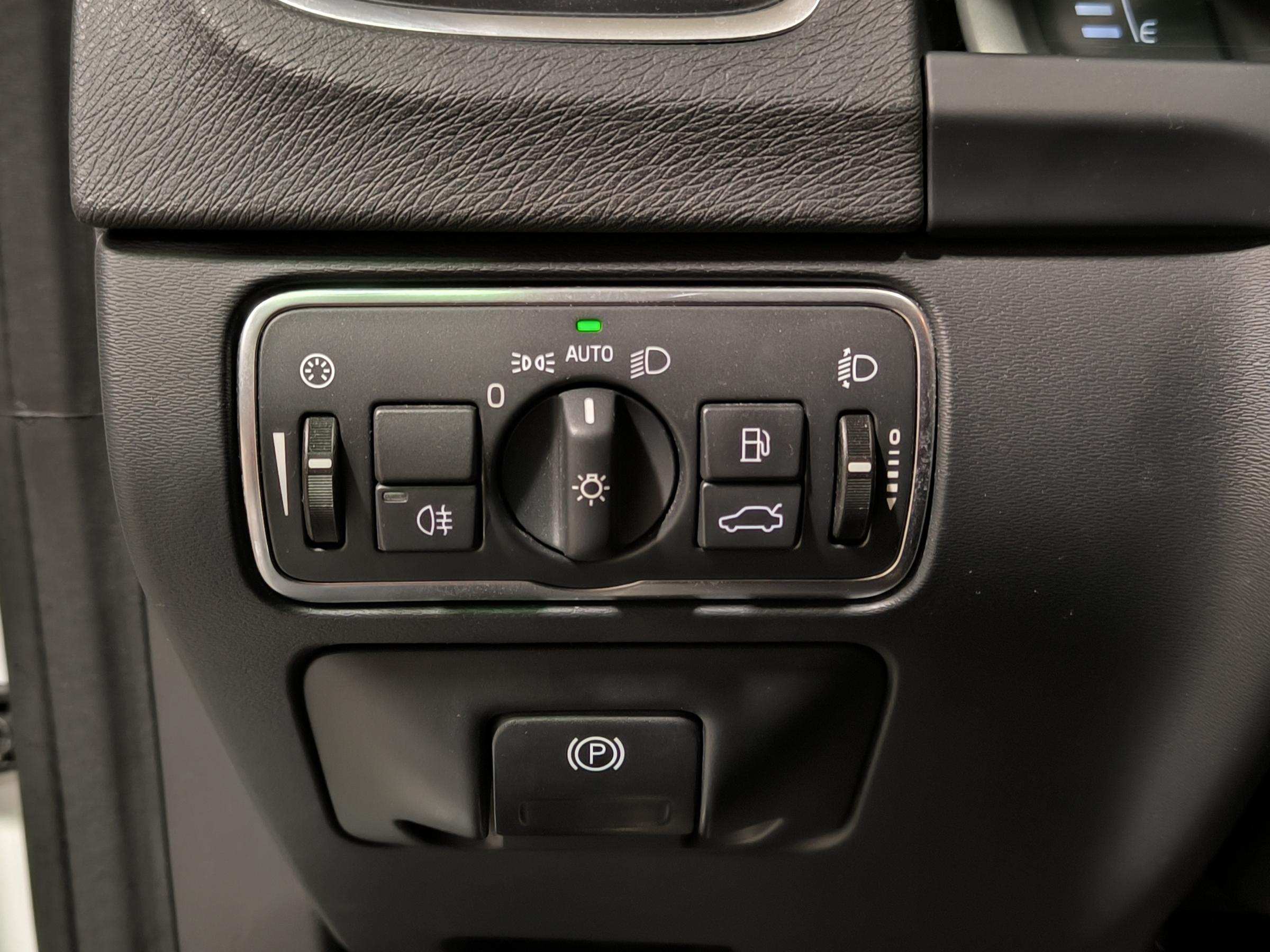 Volvo V60, 2015 - pohled č. 16