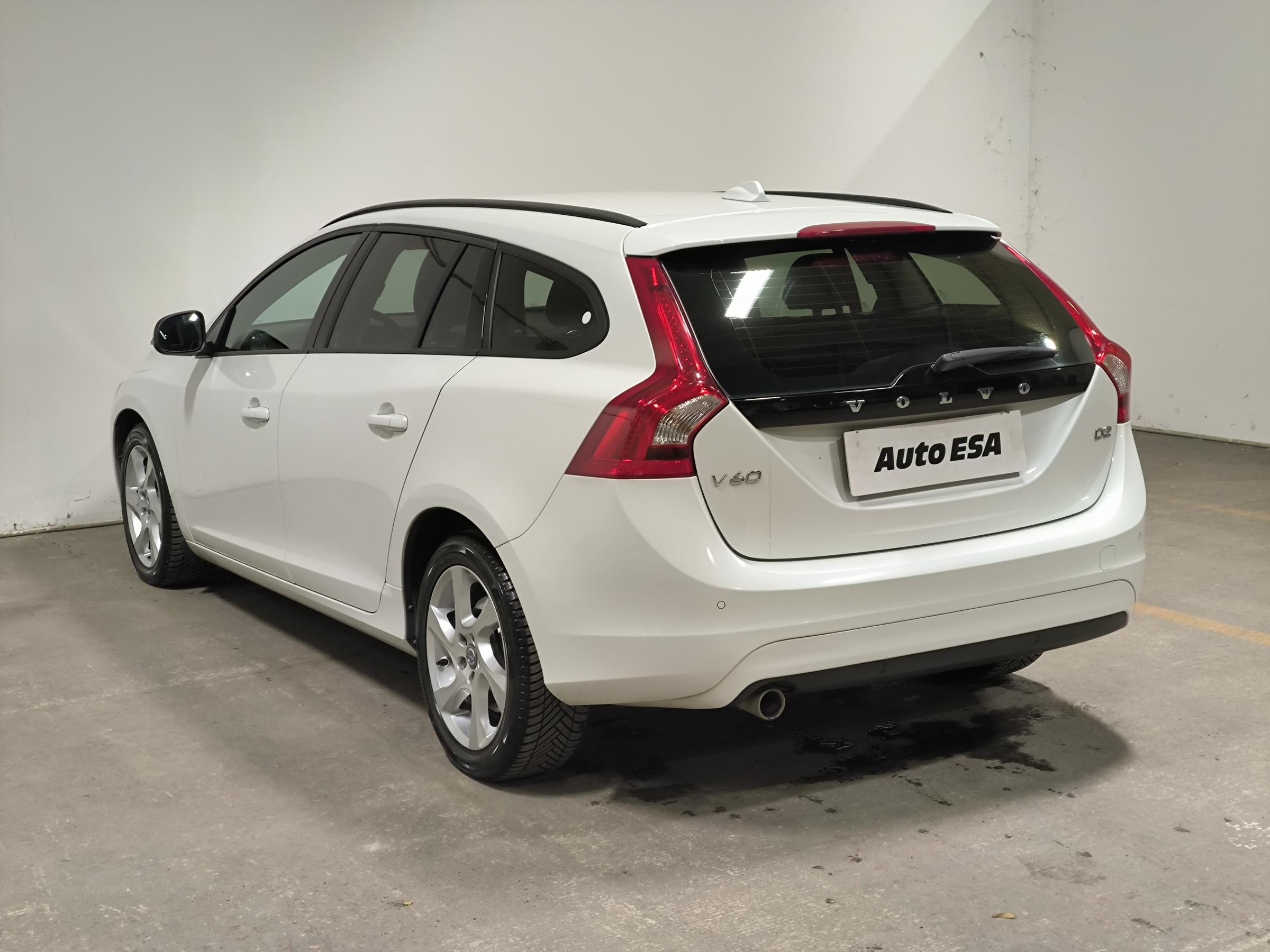 Volvo V60, 2015 - pohled č. 4