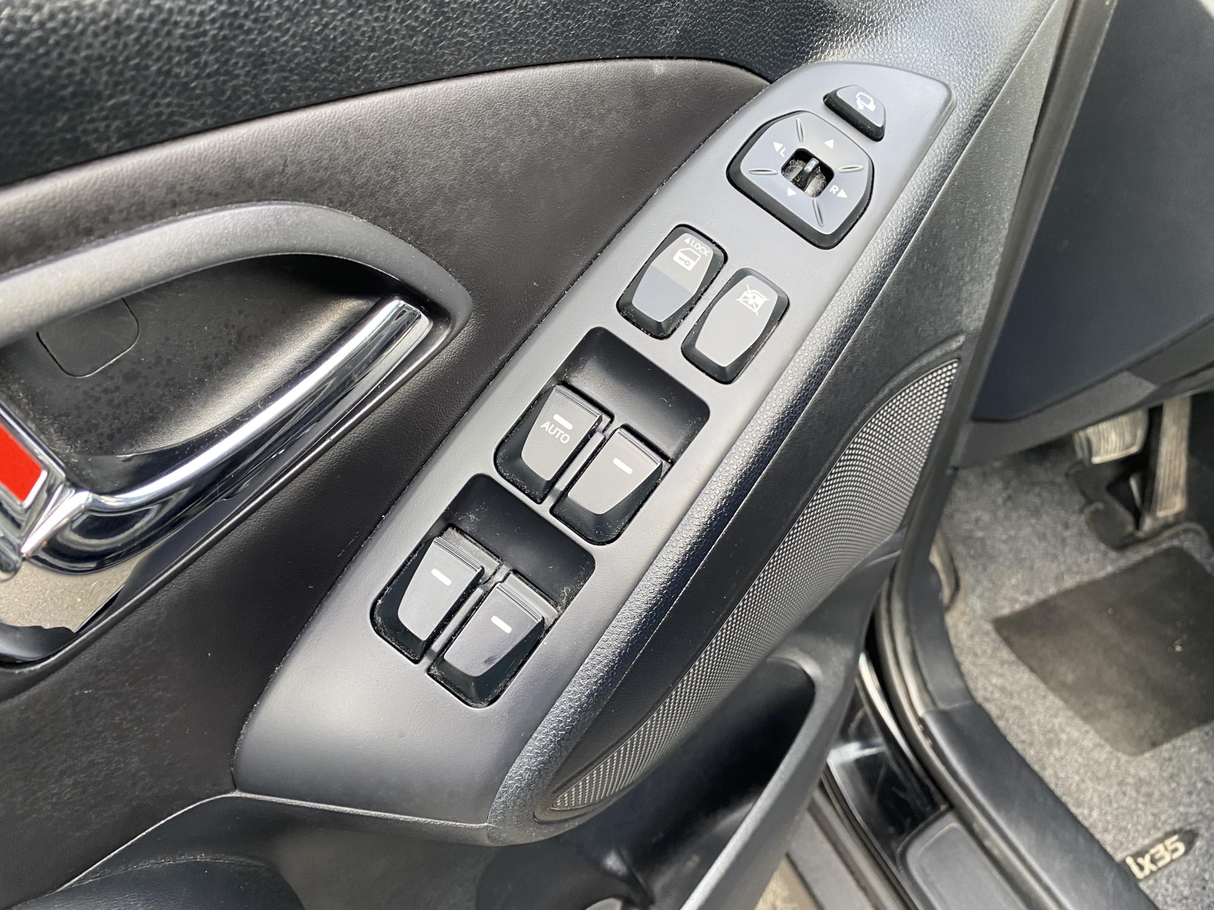 Hyundai ix35, 2012 - pohled č. 15