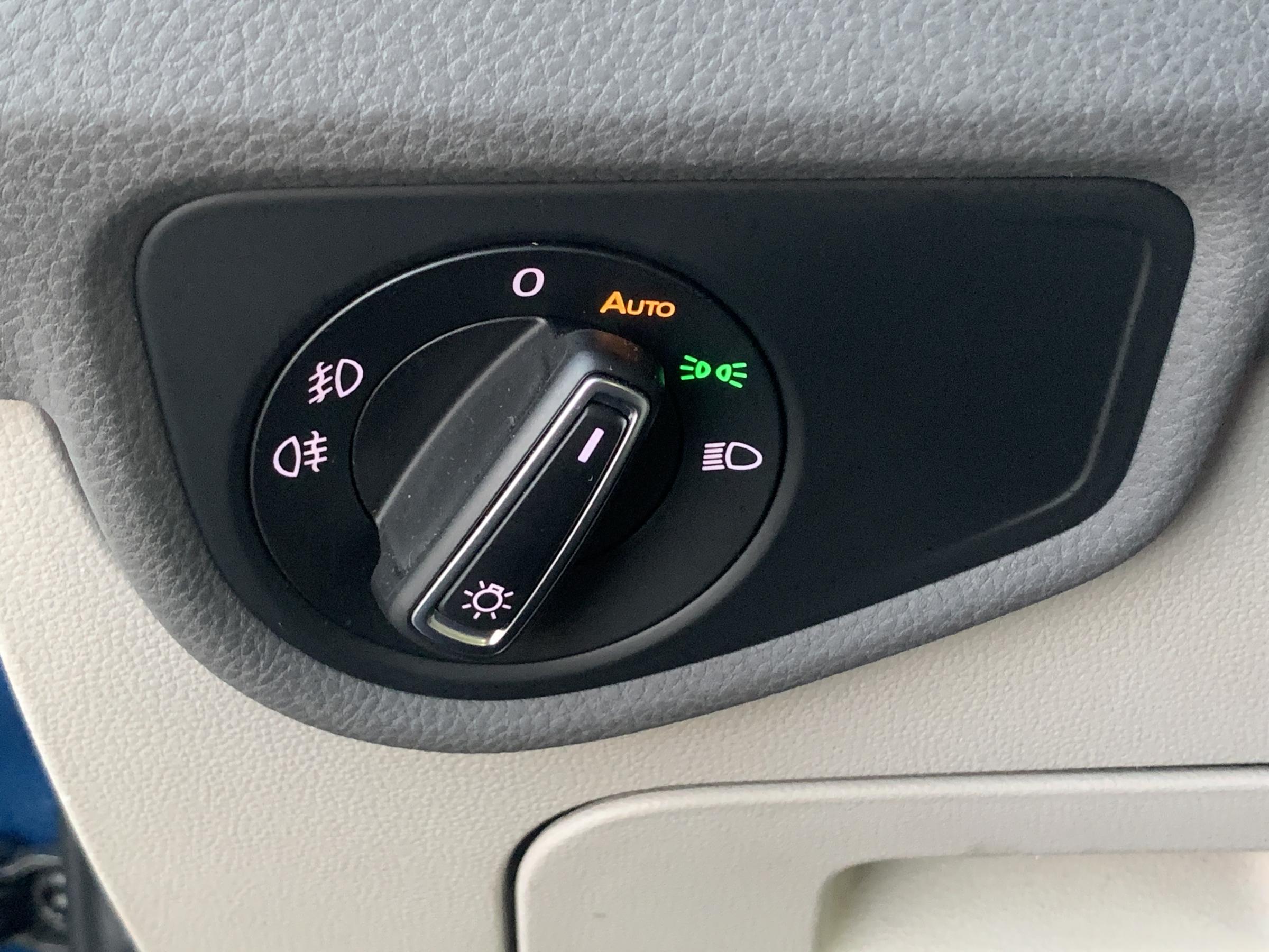 Volkswagen Touran, 2017 - pohled č. 19