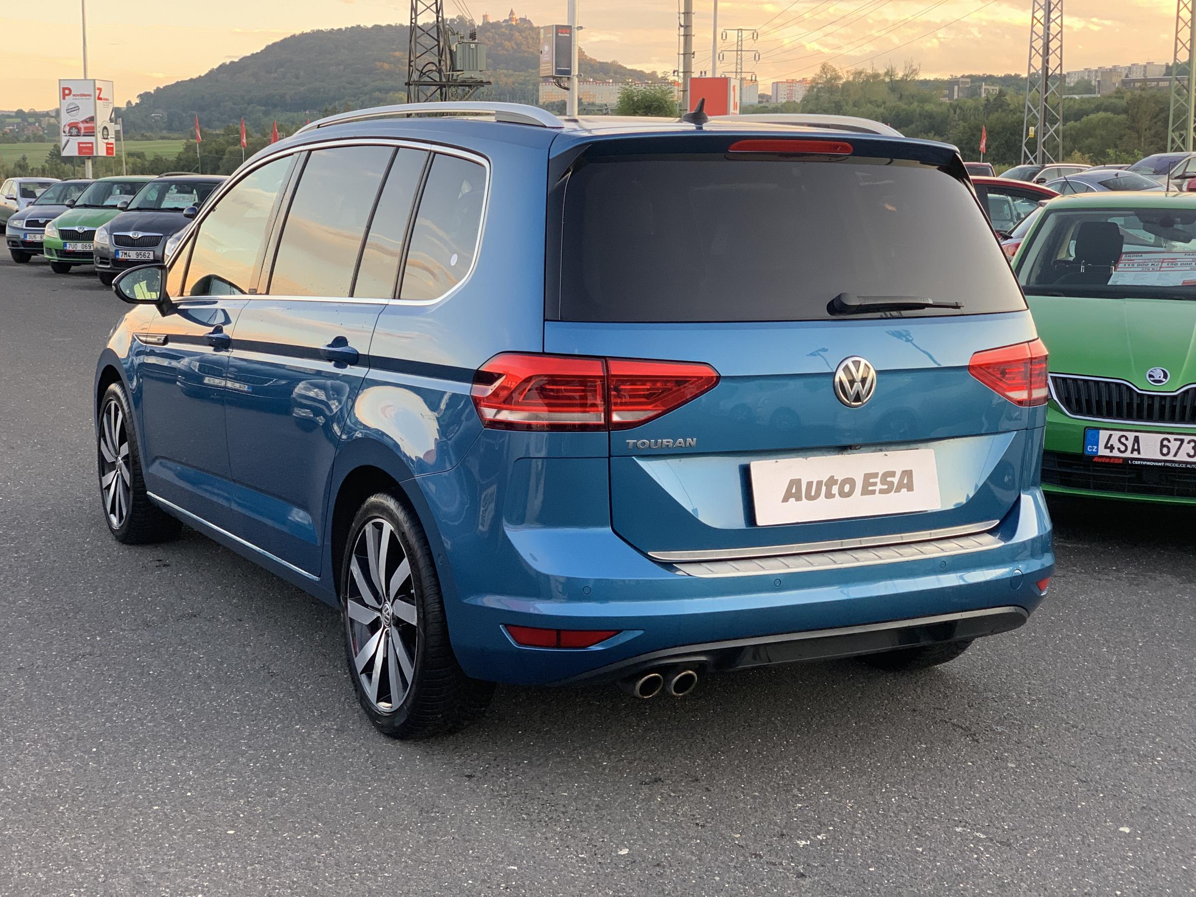 Volkswagen Touran, 2017 - pohled č. 4