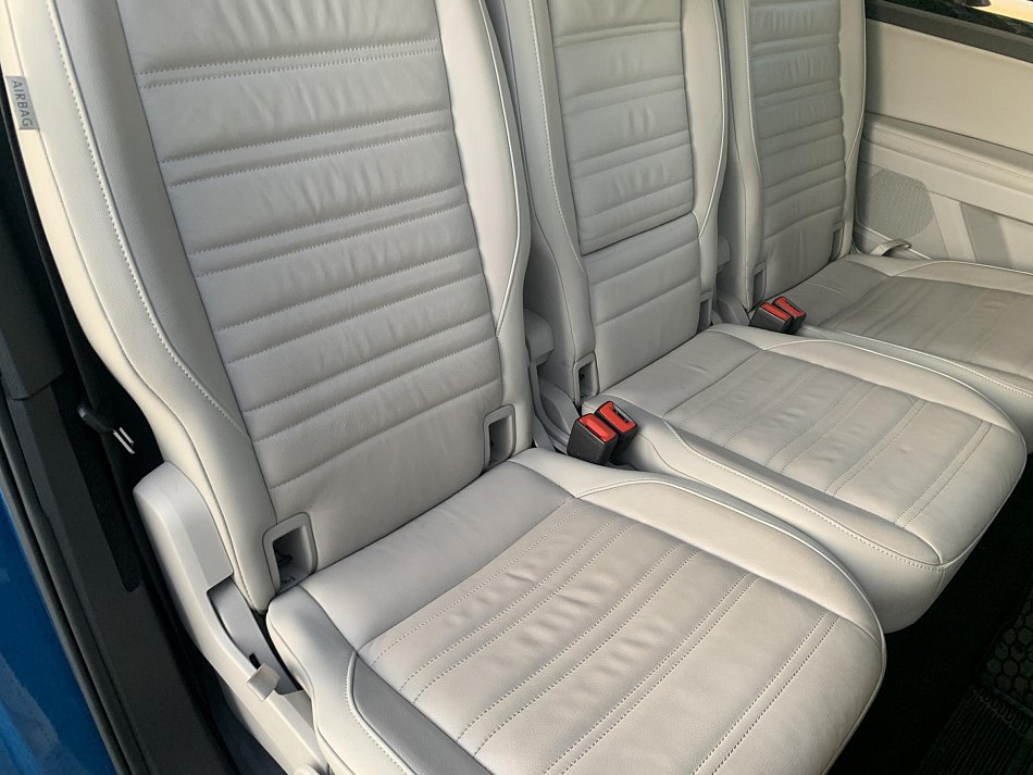 Volkswagen Touran 2.0 TDi R-Line