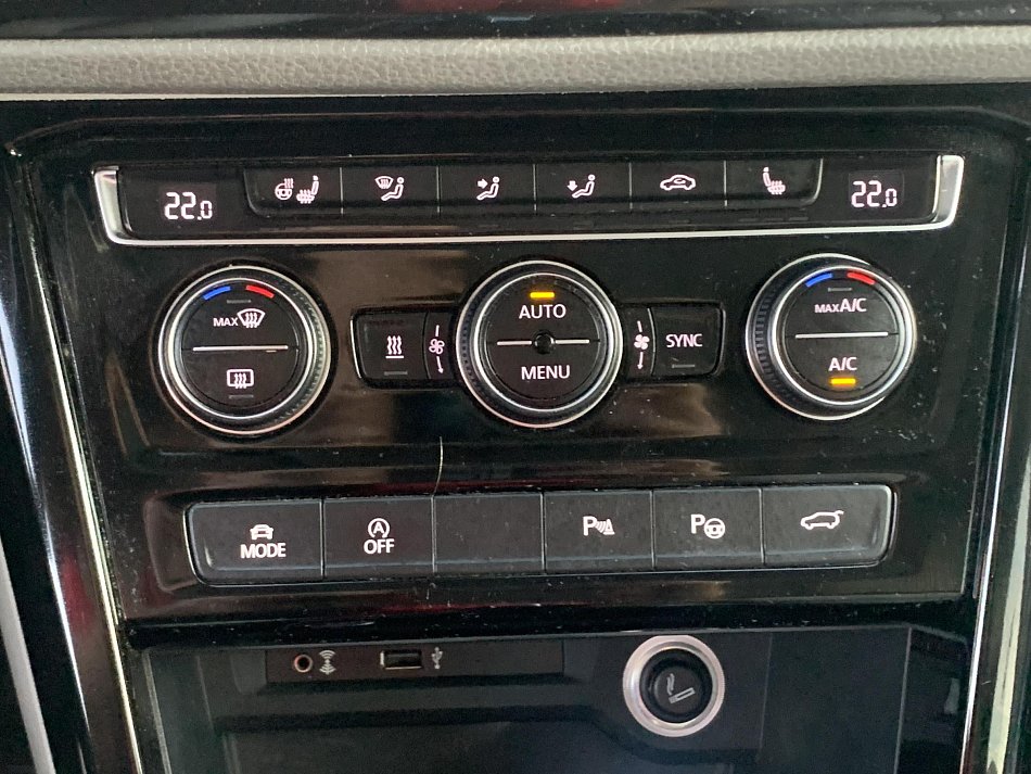 Volkswagen Touran 2.0 TDi R-Line