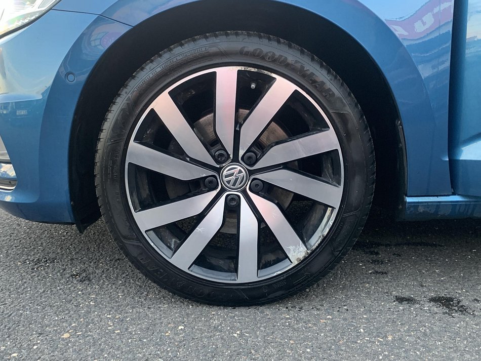 Volkswagen Touran 2.0 TDi R-Line