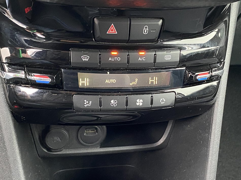 Peugeot 2008 1.5HDi Signature