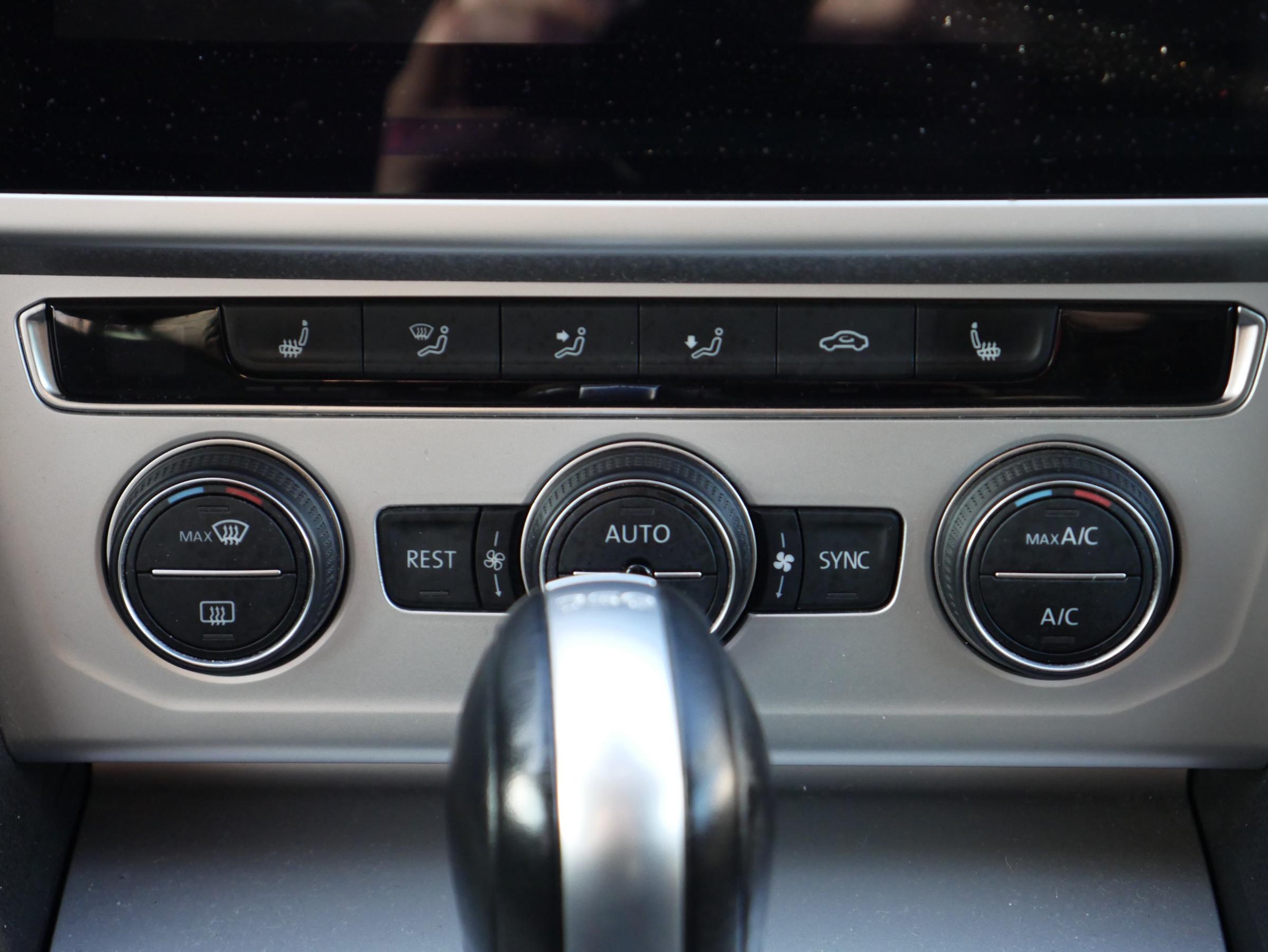 Volkswagen Passat, 2018 - pohled č. 13