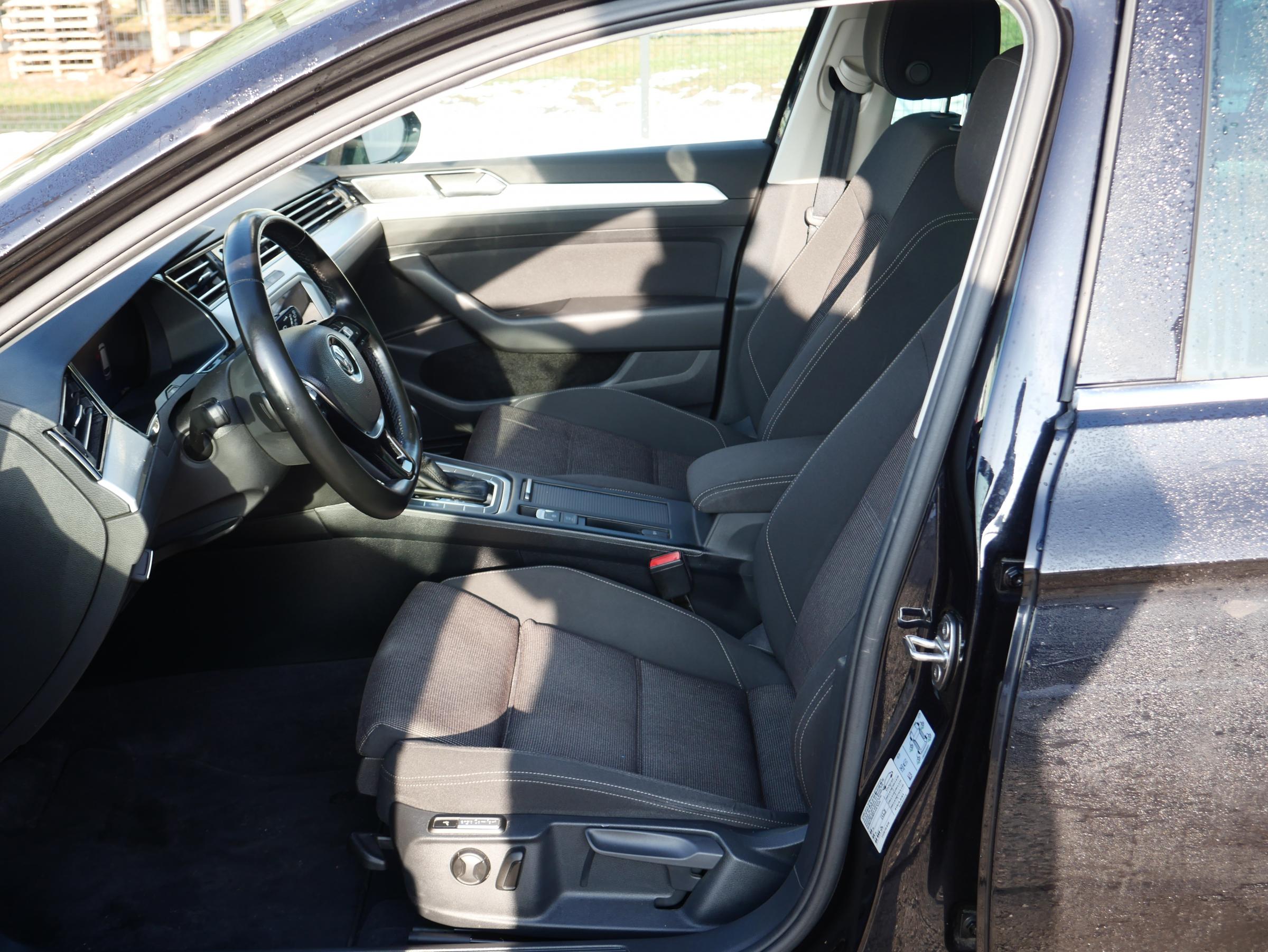 Volkswagen Passat, 2018 - pohled č. 9