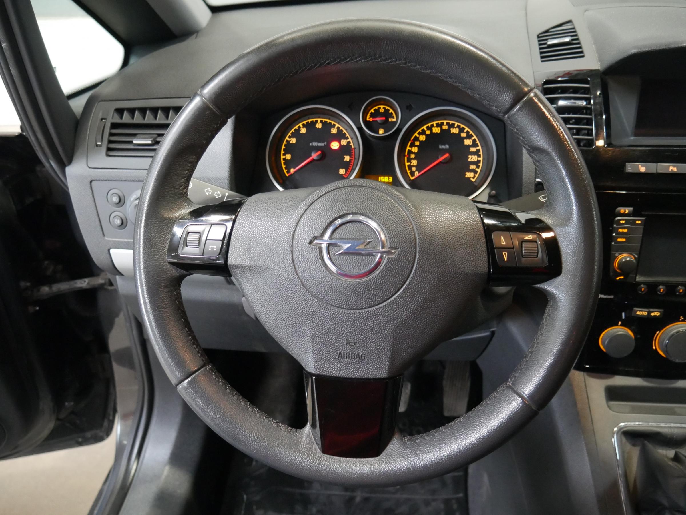 Opel Zafira, 2013 - pohled č. 12