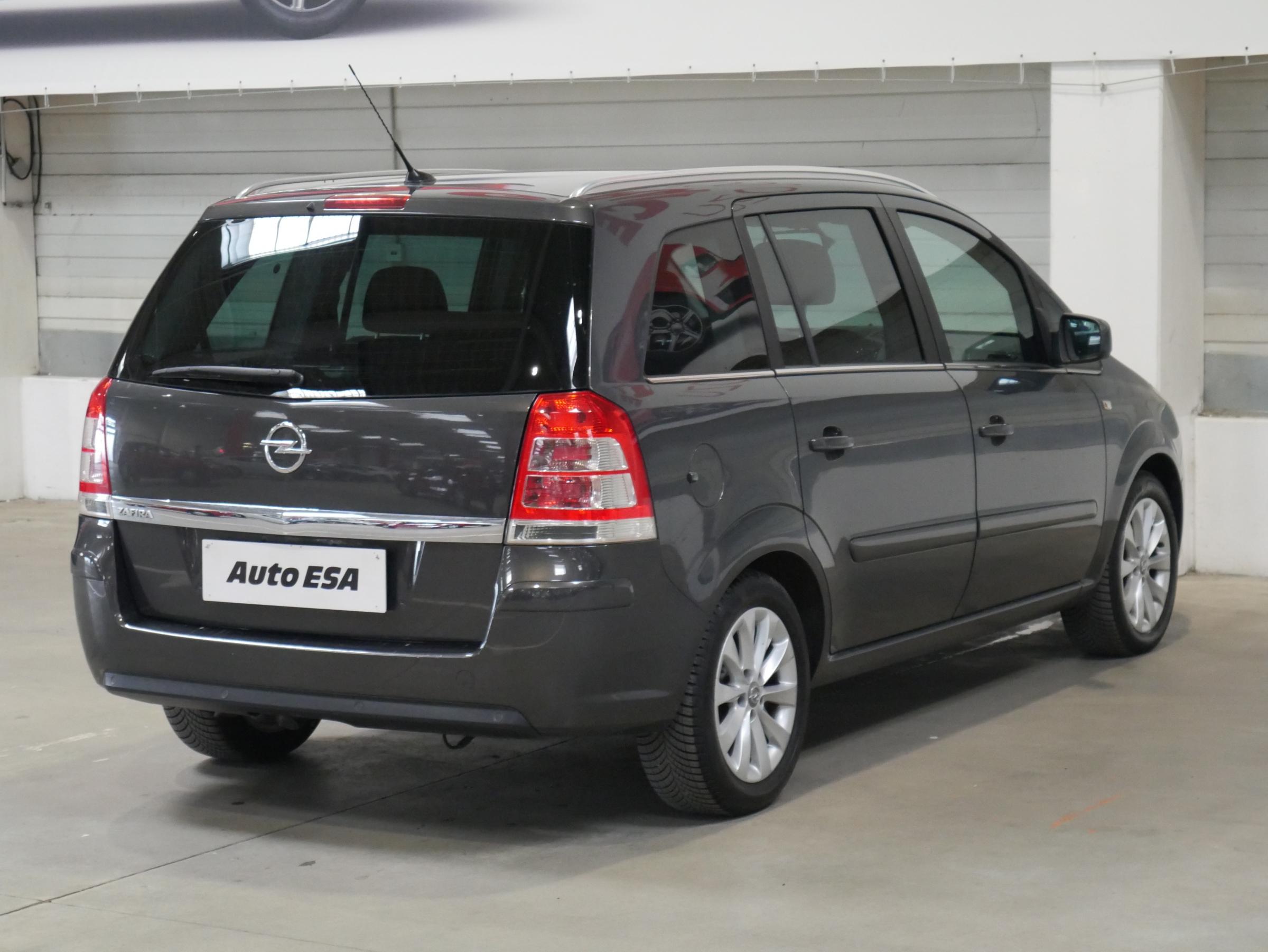 Opel Zafira, 2013 - pohled č. 4