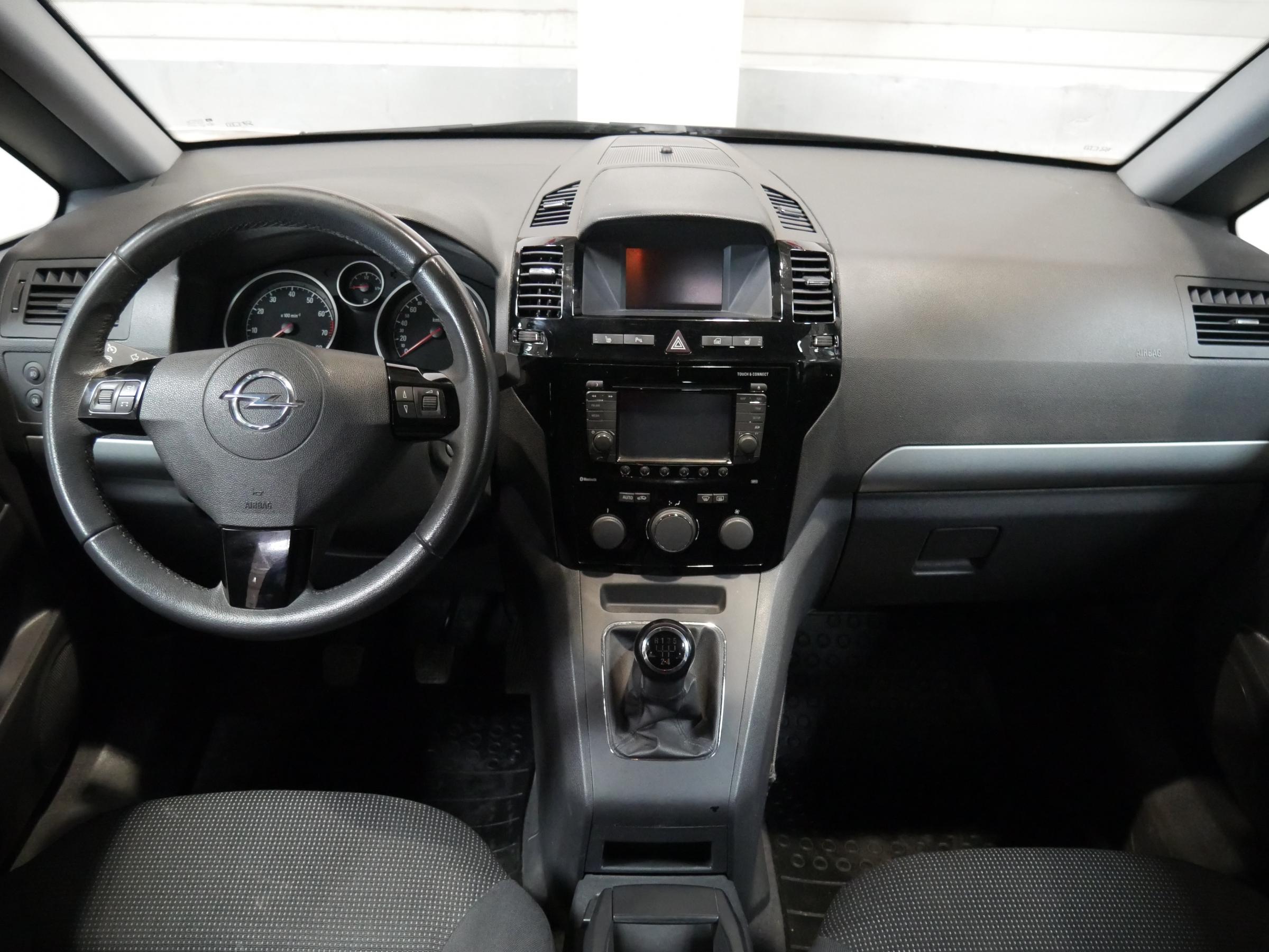 Opel Zafira, 2013 - pohled č. 8