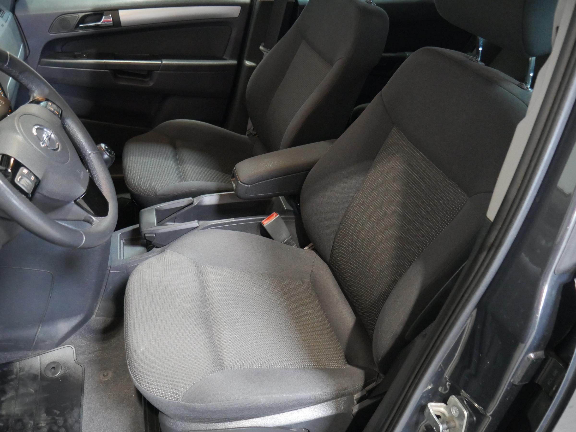 Opel Zafira, 2013 - pohled č. 9