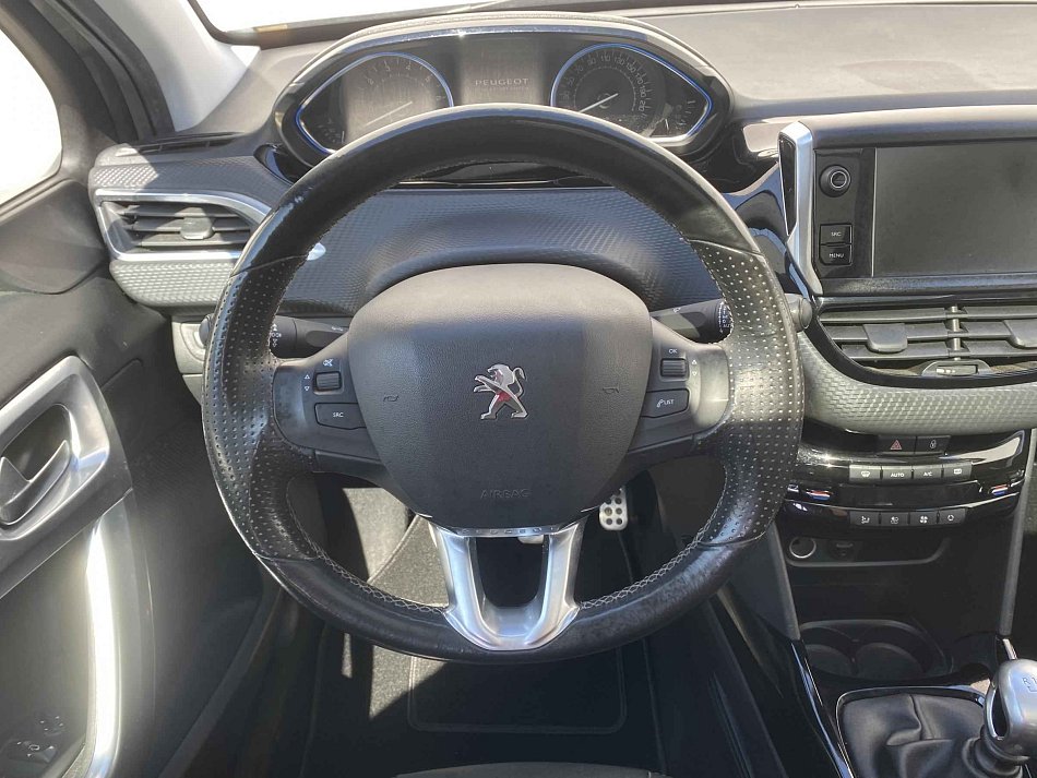 Peugeot 2008 1.2PT Crossway