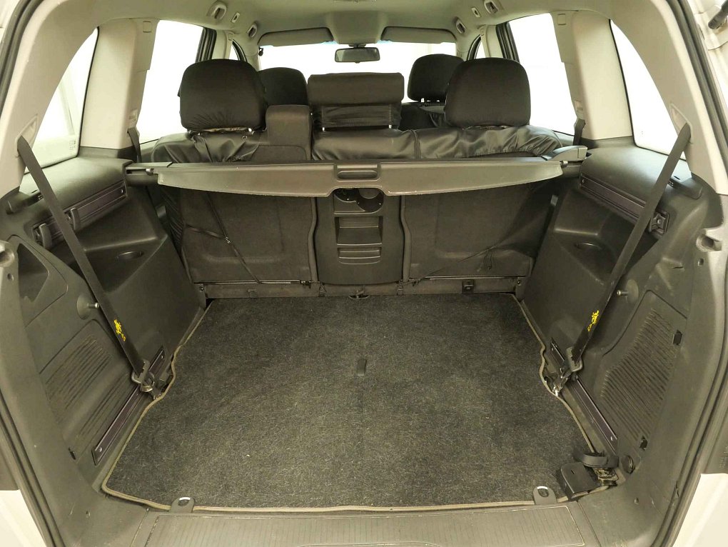 Opel Zafira 1.6i  7 míst