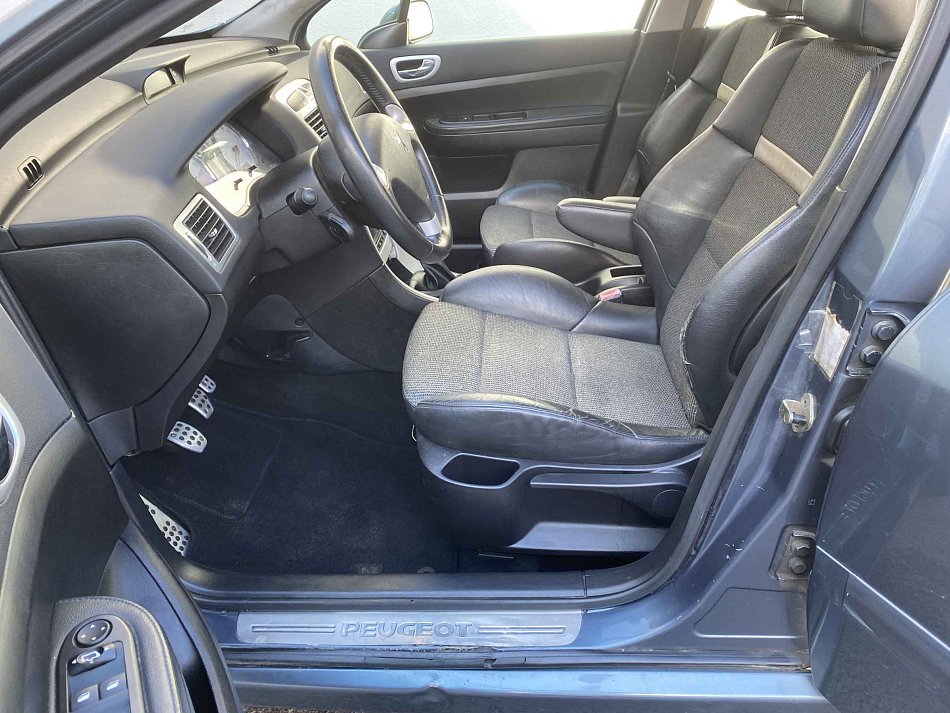 Peugeot 307 2.0i 