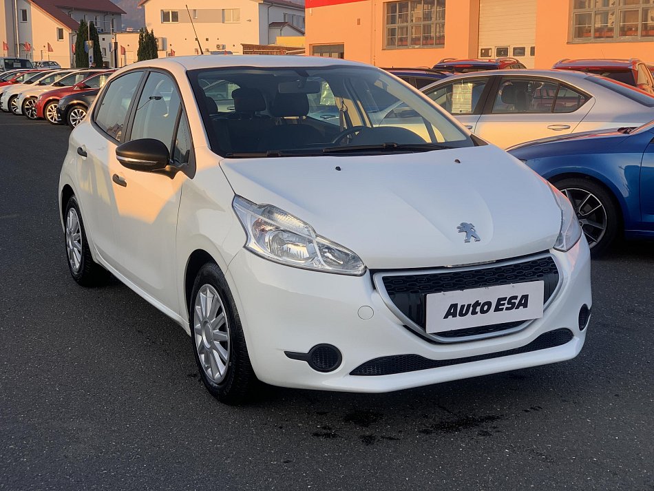 Peugeot 208 1.0 i 
