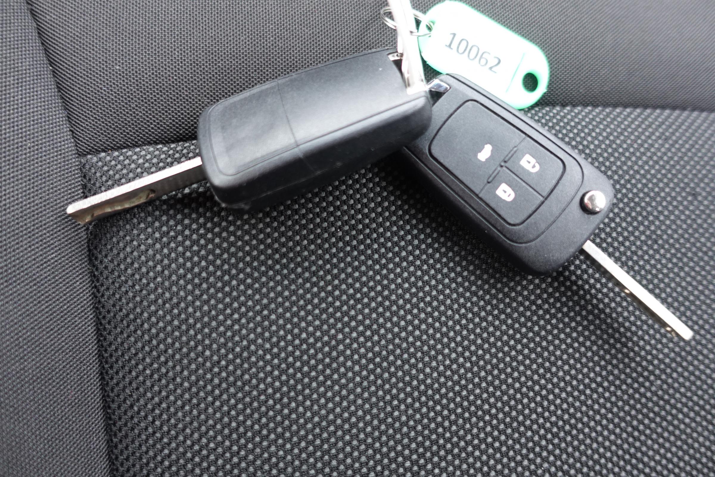 Chevrolet Orlando, 2011 - pohled č. 23