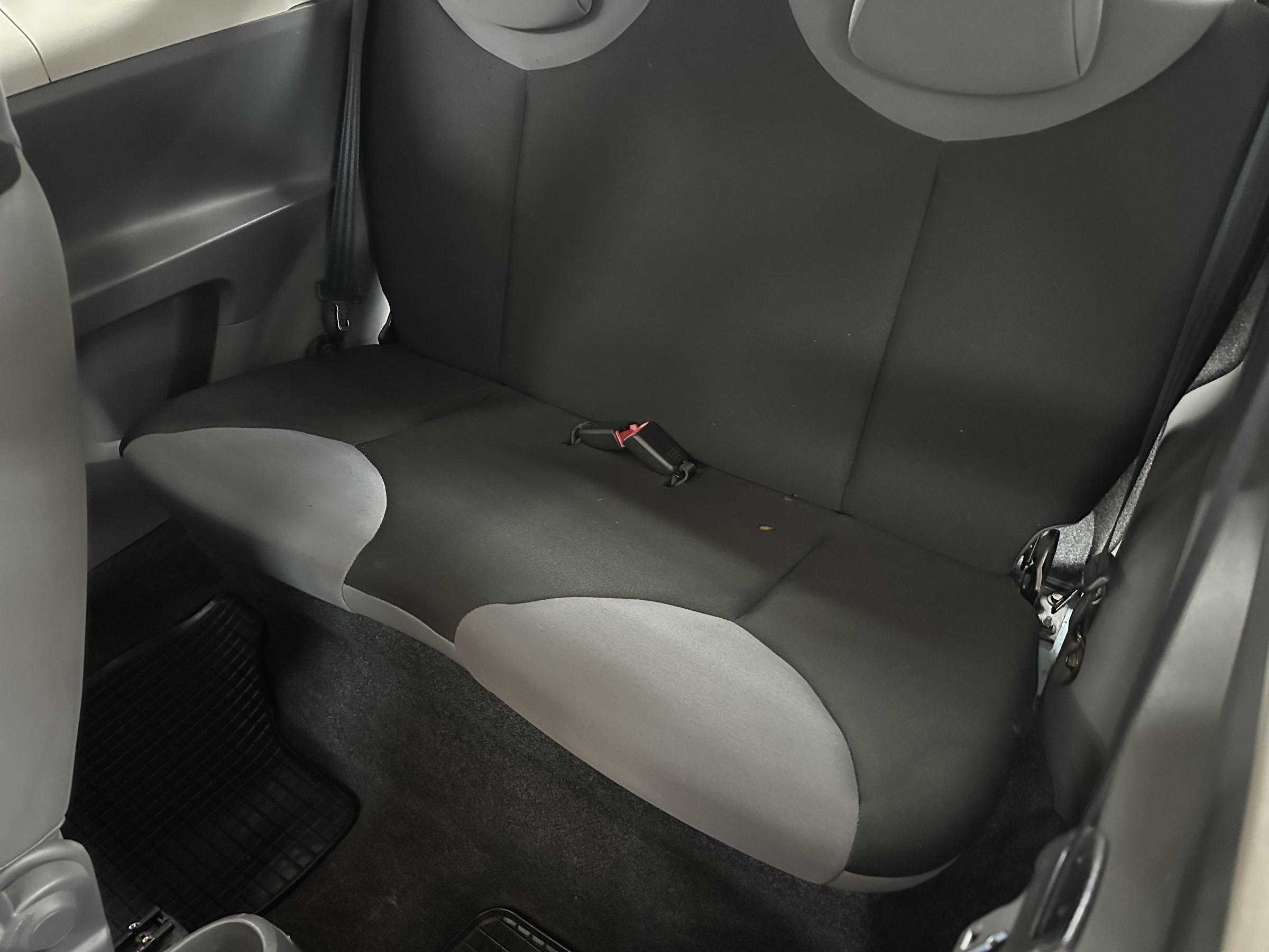 Peugeot 107, 2006 - pohled č. 10