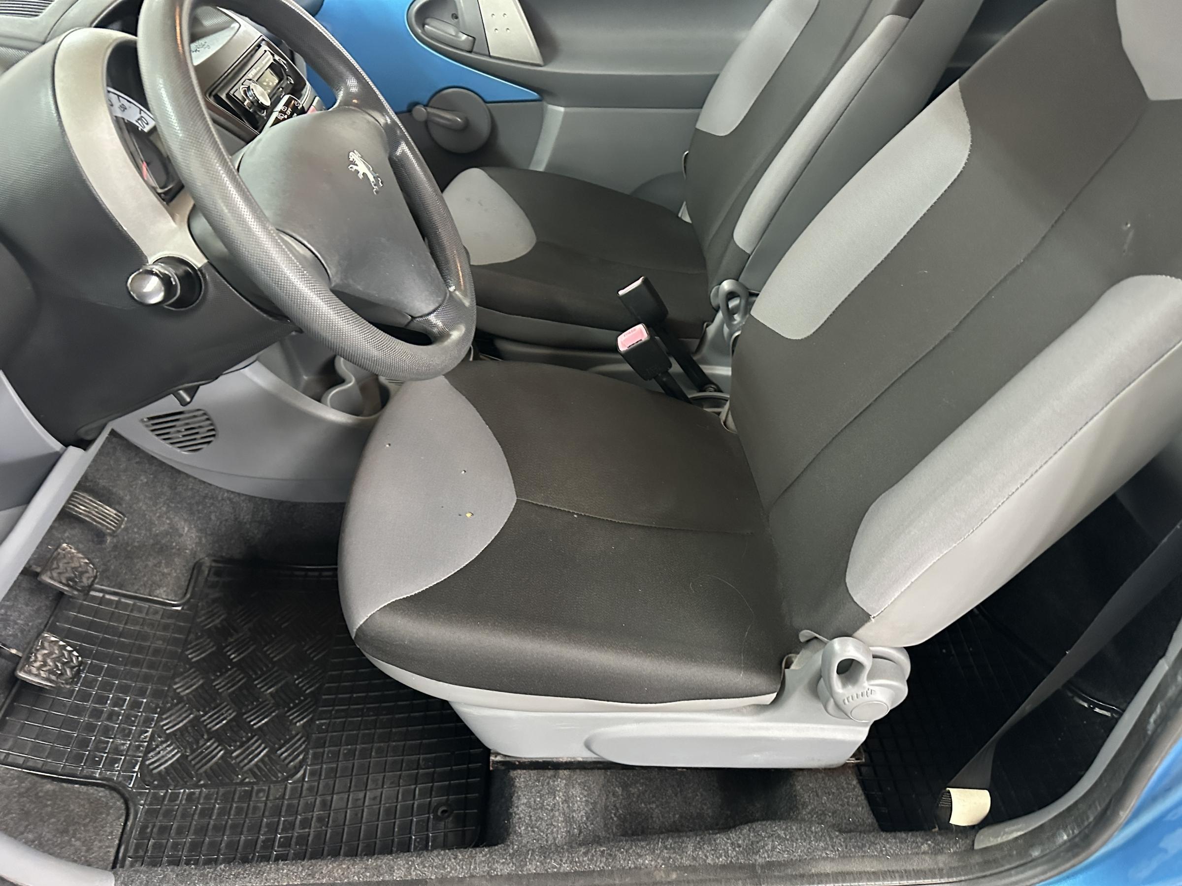 Peugeot 107, 2006 - pohled č. 9