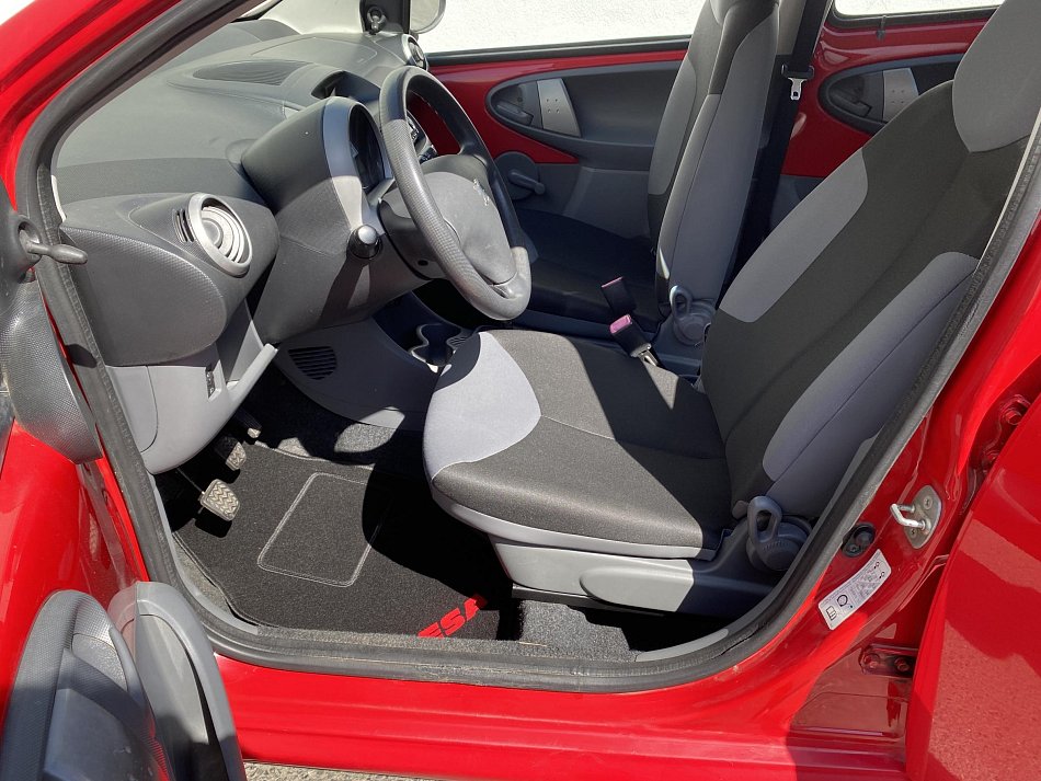 Peugeot 107 1.0i 