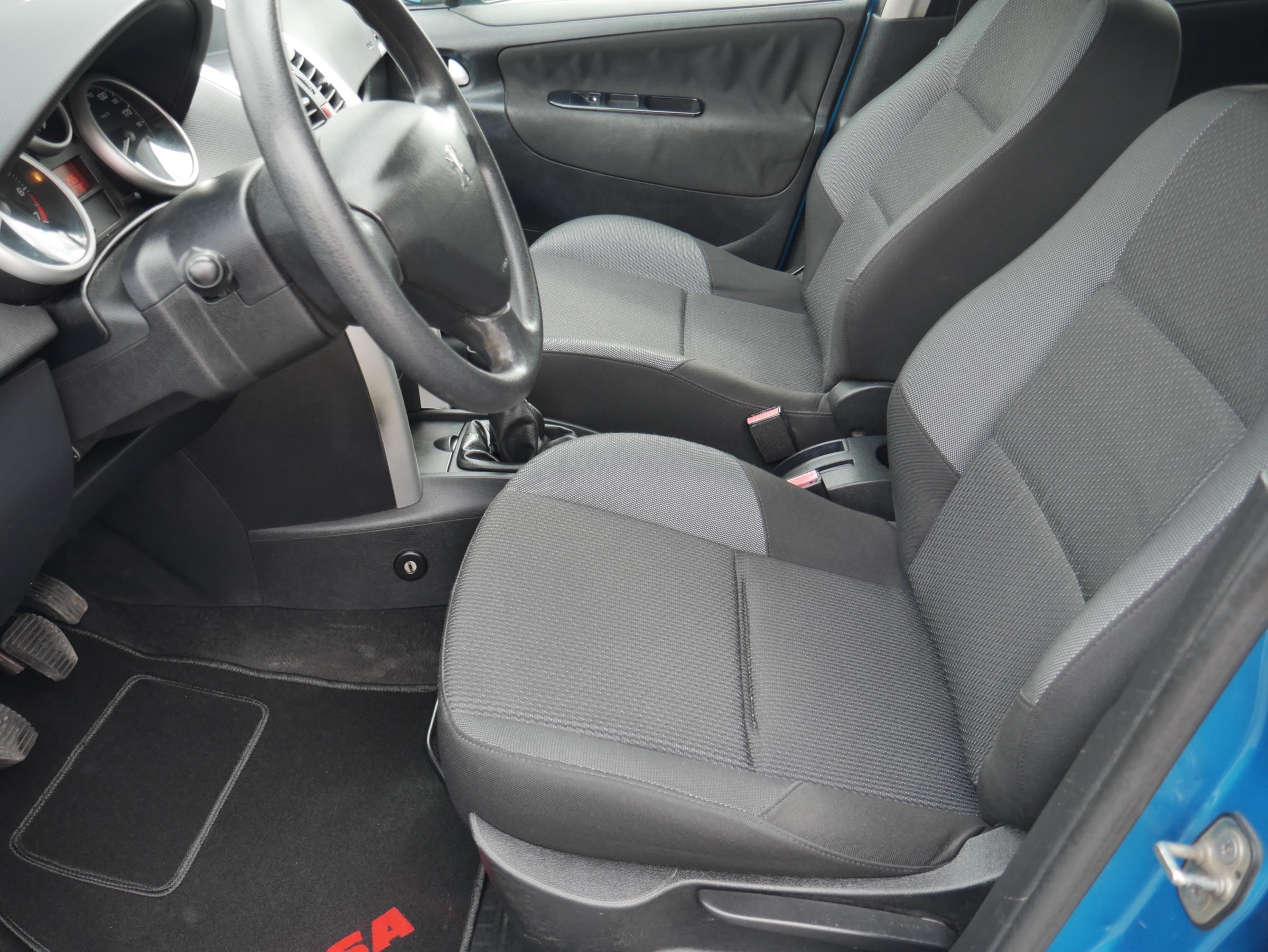 Peugeot 207, 2011 - pohled č. 9