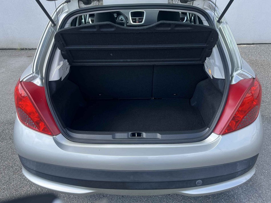 Peugeot 207 1.4i 