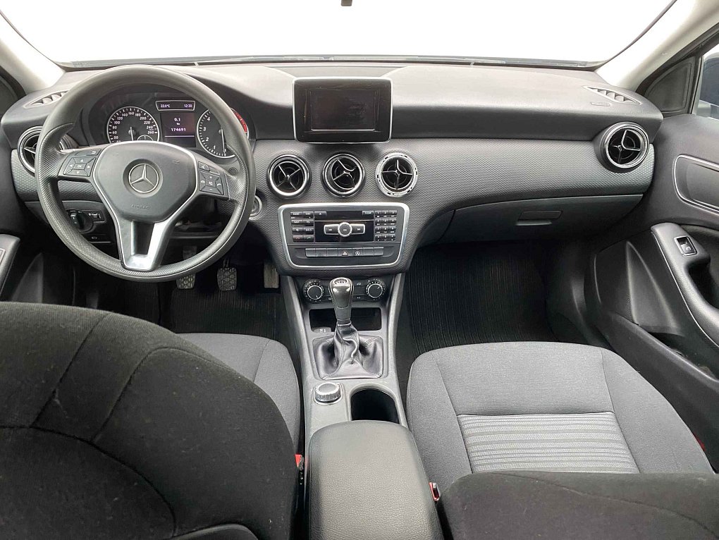 Mercedes-Benz Třída A 1.6i  A180