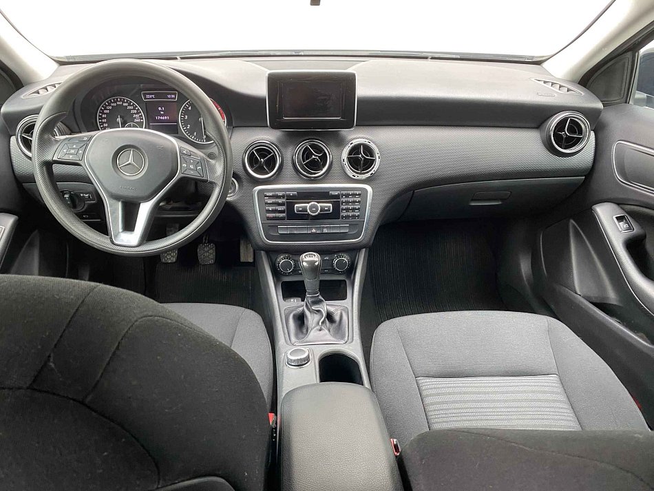 Mercedes-Benz Třída A 1.6i  A180