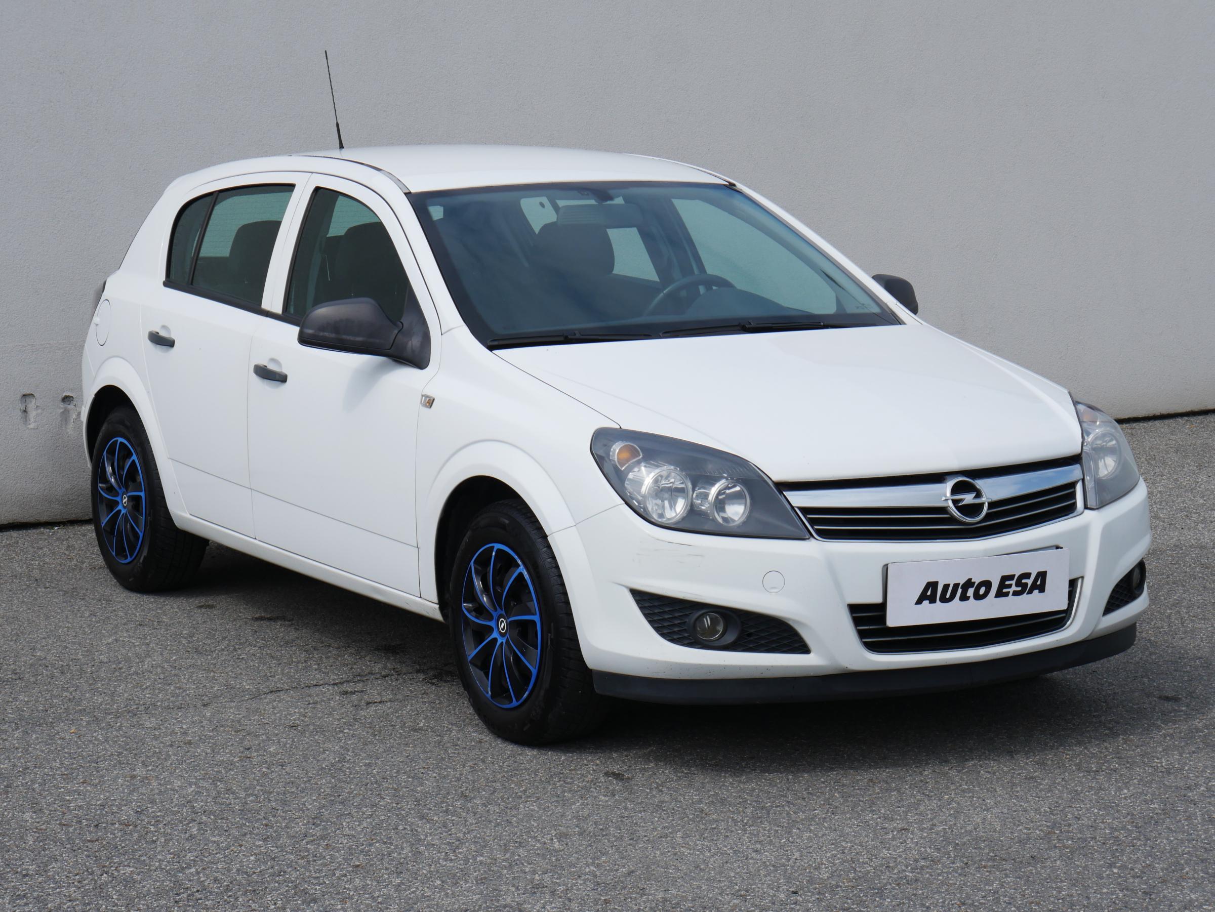 Opel Astra, 2010