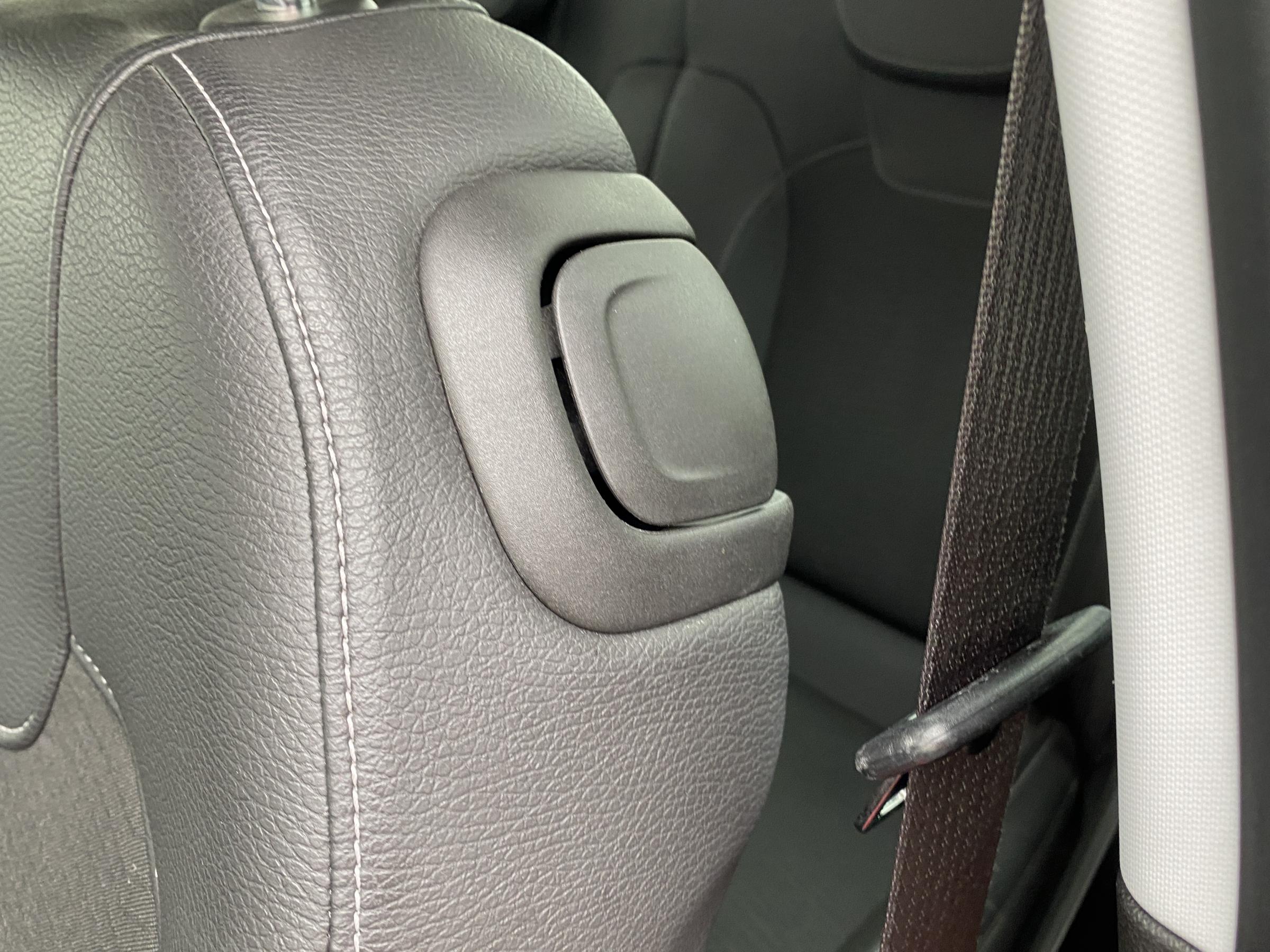 Opel Adam, 2016 - pohled č. 15