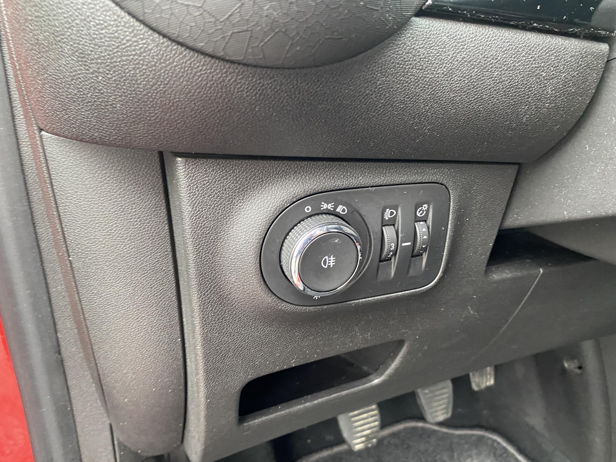 Opel Adam, 2016 - pohled č. 16